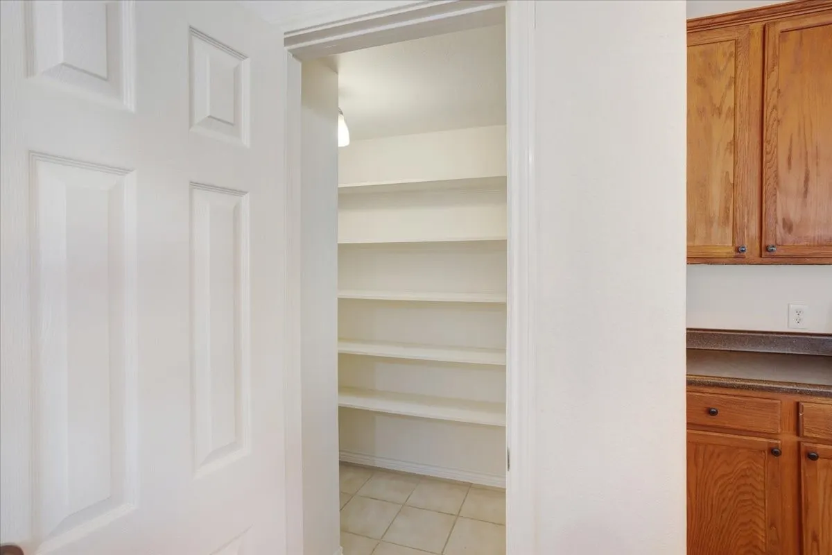 Single Family Residence For Sale in Denton County , 1805 Azalea Drive, Savannah, Texas 76227, 5 Bedroom, 3 Bathroom, 2 Garage spaces, 2,688 Sqft, built in 2005, Preowned, mls#21187256, Real Estate Agent in Savannah, Homes For Sale in Denton county, Homes For Sale in Savannah, Realtor in Savannah Texas, Real Estate Brokerage Independent Realty Texas, Luminita Cordes Realtor