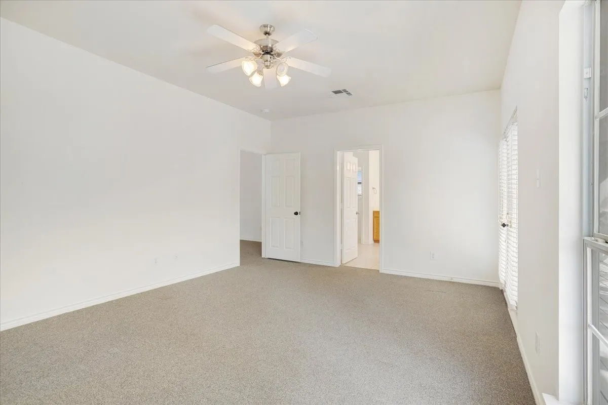 Single Family Residence For Sale in Denton County , 1805 Azalea Drive, Savannah, Texas 76227, 5 Bedroom, 3 Bathroom, 2 Garage spaces, 2,688 Sqft, built in 2005, Preowned, mls#21187256, Real Estate Agent in Savannah, Homes For Sale in Denton county, Homes For Sale in Savannah, Realtor in Savannah Texas, Real Estate Brokerage Independent Realty Texas, Luminita Cordes Realtor