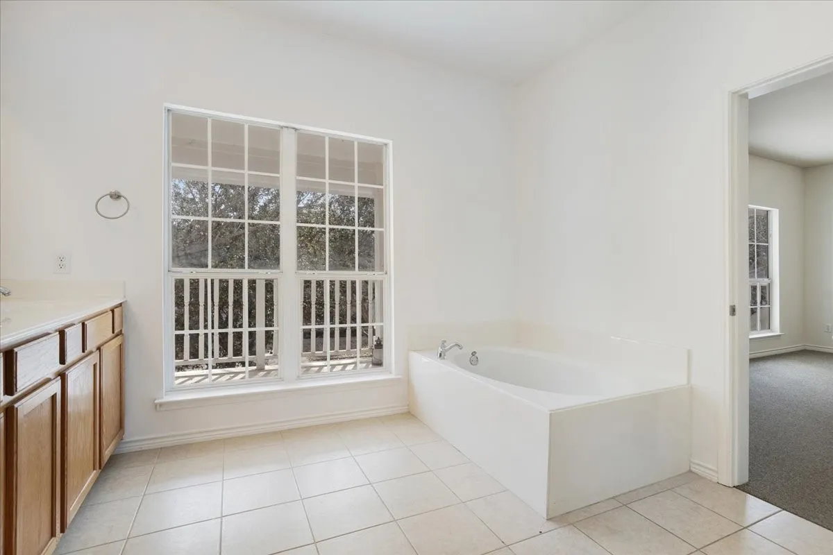 Single Family Residence For Sale in Denton County , 1805 Azalea Drive, Savannah, Texas 76227, 5 Bedroom, 3 Bathroom, 2 Garage spaces, 2,688 Sqft, built in 2005, Preowned, mls#21187256, Real Estate Agent in Savannah, Homes For Sale in Denton county, Homes For Sale in Savannah, Realtor in Savannah Texas, Real Estate Brokerage Independent Realty Texas, Luminita Cordes Realtor