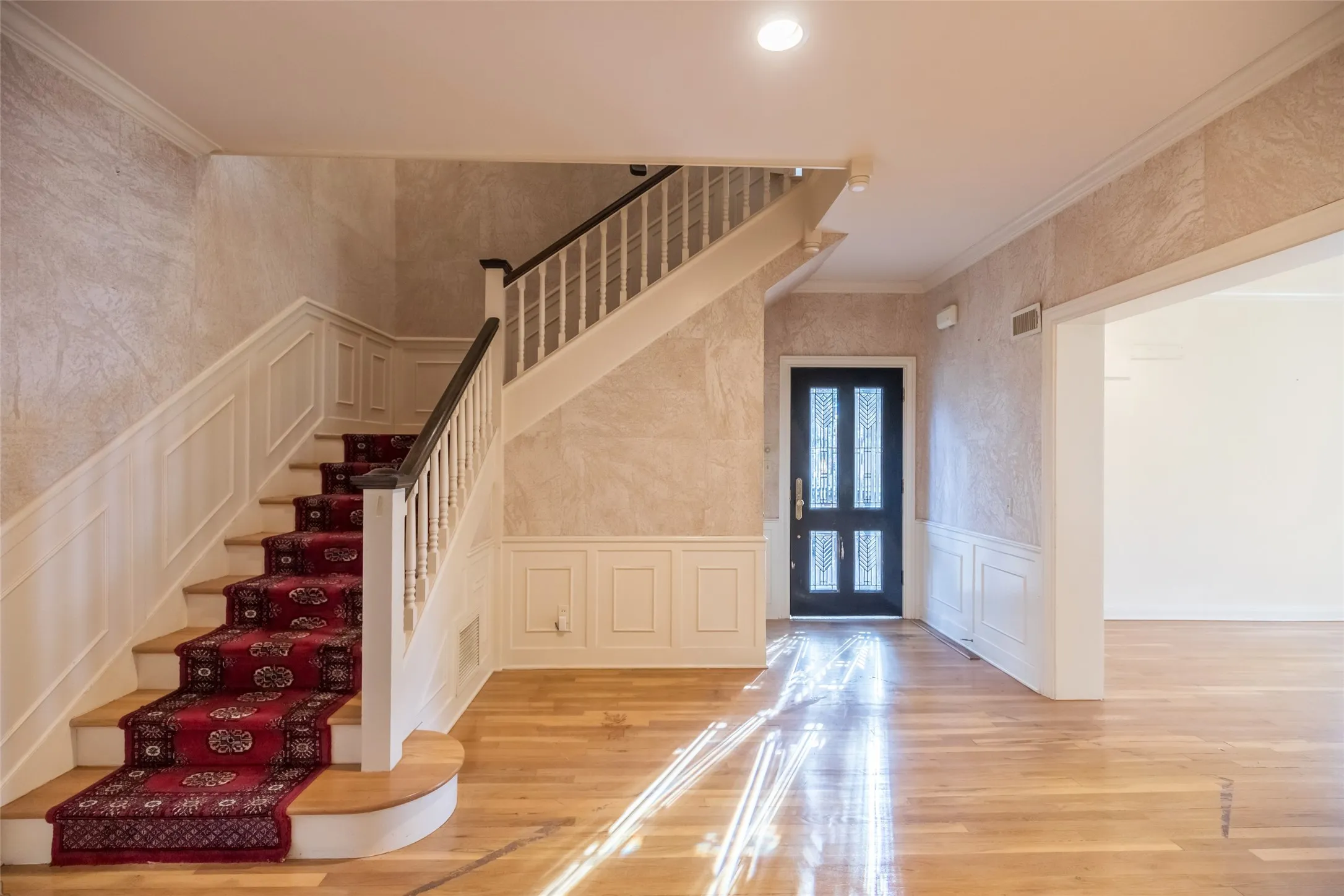 Single Family Residence For Sale in Taylor County , 1142 Sylvan Drive, Abilene, Texas 79605, 4 Bedroom, 6 Bathroom, 2 Garage spaces, 5,095 Sqft, built in 1940, Preowned, mls#21191792, Real Estate Agent in Abilene, Homes For Sale in Taylor county, Homes For Sale in Abilene, Realtor in Abilene Texas, Real Estate Brokerage Independent Realty Texas, Luminita Cordes Realtor
