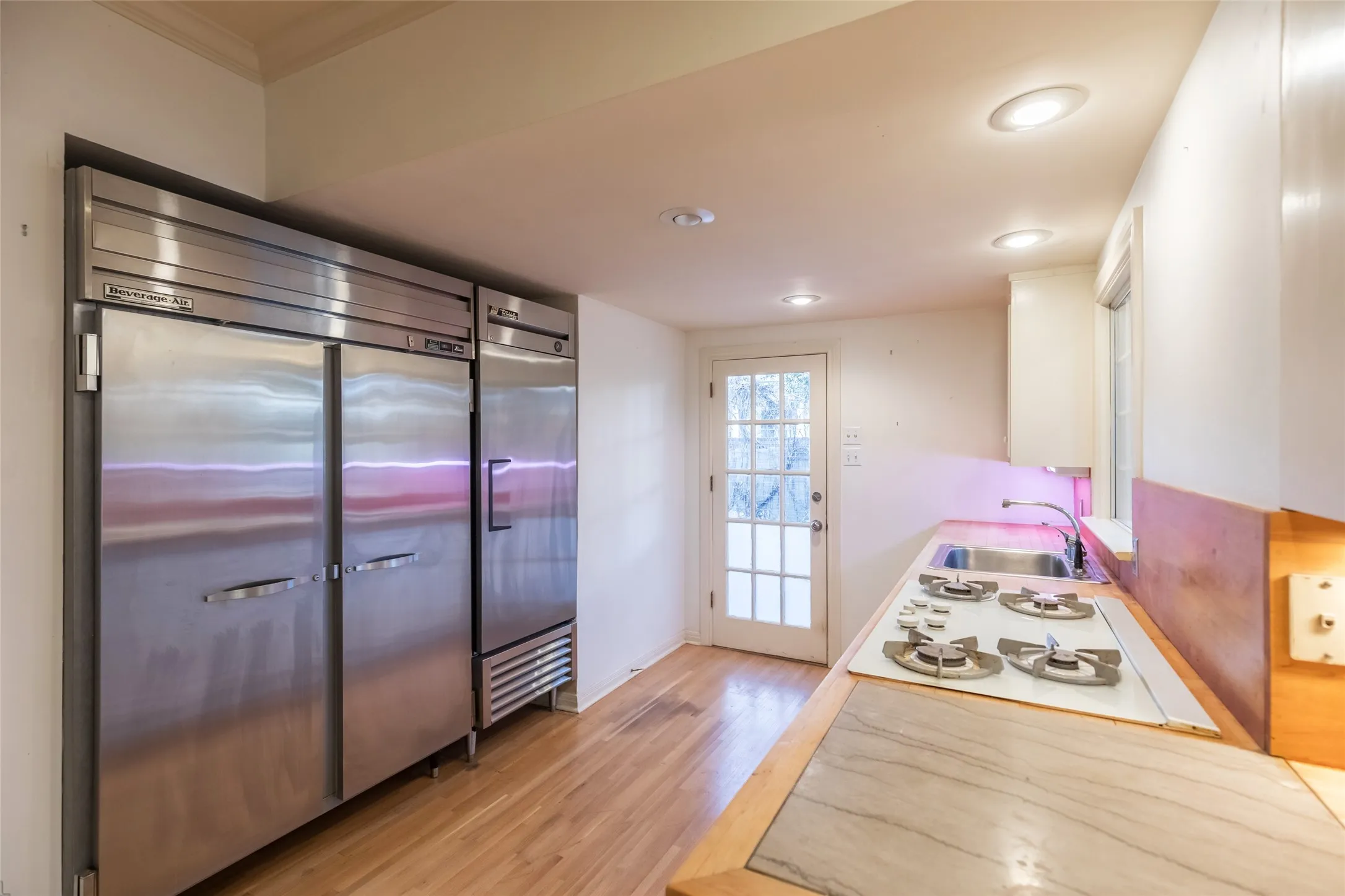 Single Family Residence For Sale in Taylor County , 1142 Sylvan Drive, Abilene, Texas 79605, 4 Bedroom, 6 Bathroom, 2 Garage spaces, 5,095 Sqft, built in 1940, Preowned, mls#21191792, Real Estate Agent in Abilene, Homes For Sale in Taylor county, Homes For Sale in Abilene, Realtor in Abilene Texas, Real Estate Brokerage Independent Realty Texas, Luminita Cordes Realtor