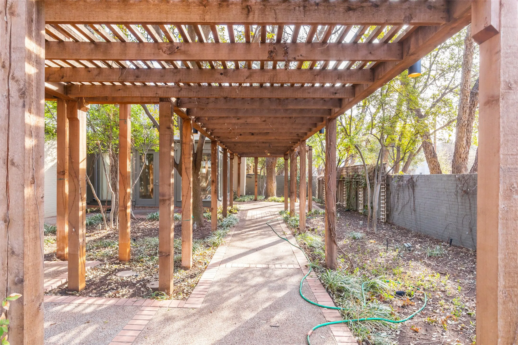 Single Family Residence For Sale in Taylor County , 1142 Sylvan Drive, Abilene, Texas 79605, 4 Bedroom, 6 Bathroom, 2 Garage spaces, 5,095 Sqft, built in 1940, Preowned, mls#21191792, Real Estate Agent in Abilene, Homes For Sale in Taylor county, Homes For Sale in Abilene, Realtor in Abilene Texas, Real Estate Brokerage Independent Realty Texas, Luminita Cordes Realtor