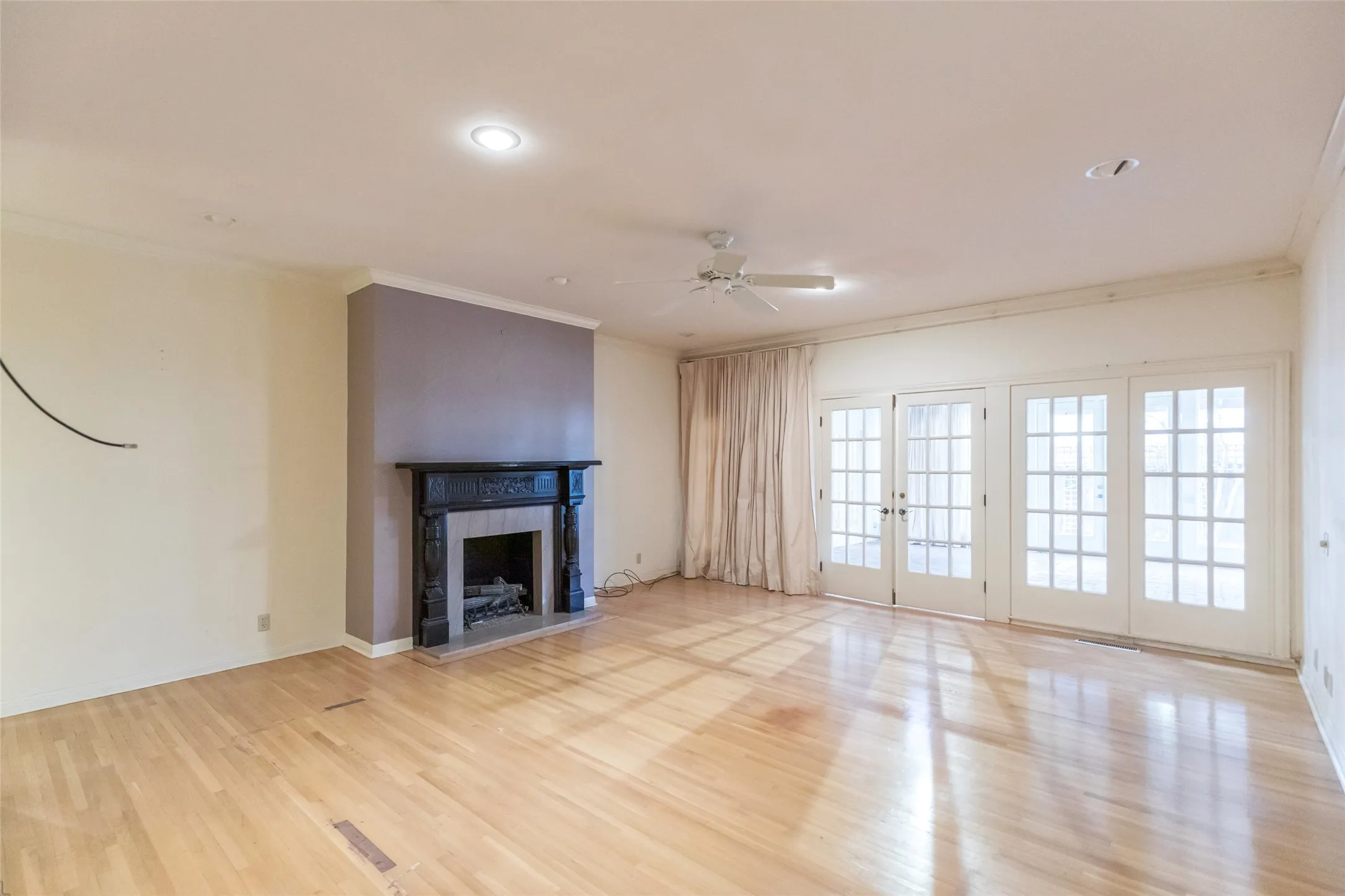 Single Family Residence For Sale in Taylor County , 1142 Sylvan Drive, Abilene, Texas 79605, 4 Bedroom, 6 Bathroom, 2 Garage spaces, 5,095 Sqft, built in 1940, Preowned, mls#21191792, Real Estate Agent in Abilene, Homes For Sale in Taylor county, Homes For Sale in Abilene, Realtor in Abilene Texas, Real Estate Brokerage Independent Realty Texas, Luminita Cordes Realtor