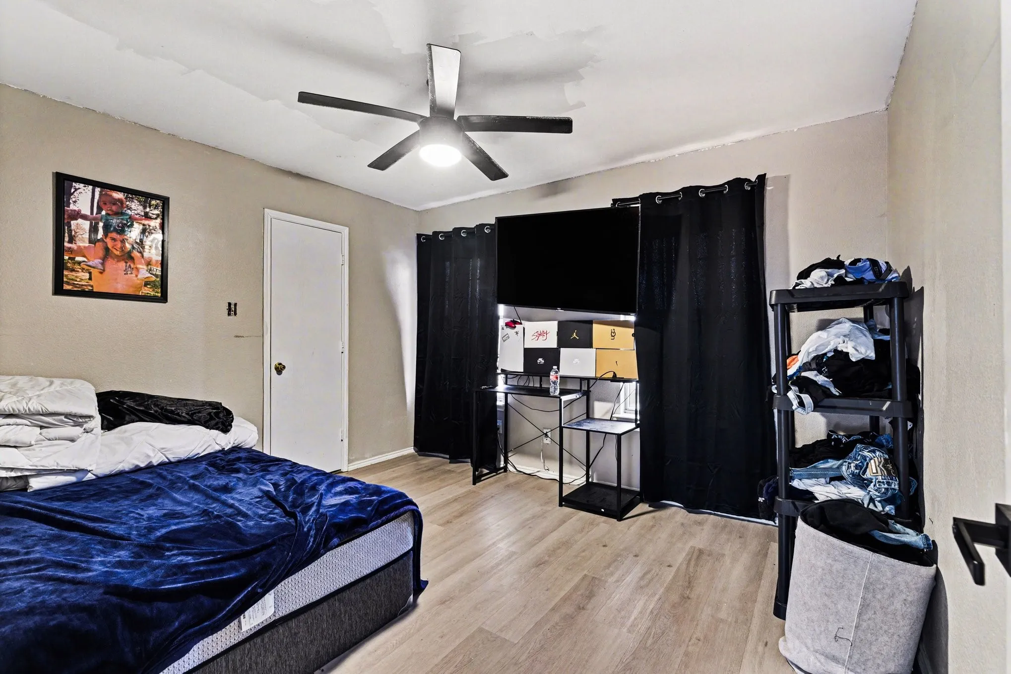 Single Family Residence For Sale in Tarrant County , 6715 Canyon Creek Drive, Arlington, Texas 76001, 5 Bedroom, 3 Bathroom, 2 Garage spaces, 2,292 Sqft, built in 1995, Preowned, mls#21191629, Real Estate Agent in Arlington, Homes For Sale in Tarrant county, Homes For Sale in Arlington, Realtor in Arlington Texas, Real Estate Brokerage Independent Realty Texas, Luminita Cordes Realtor