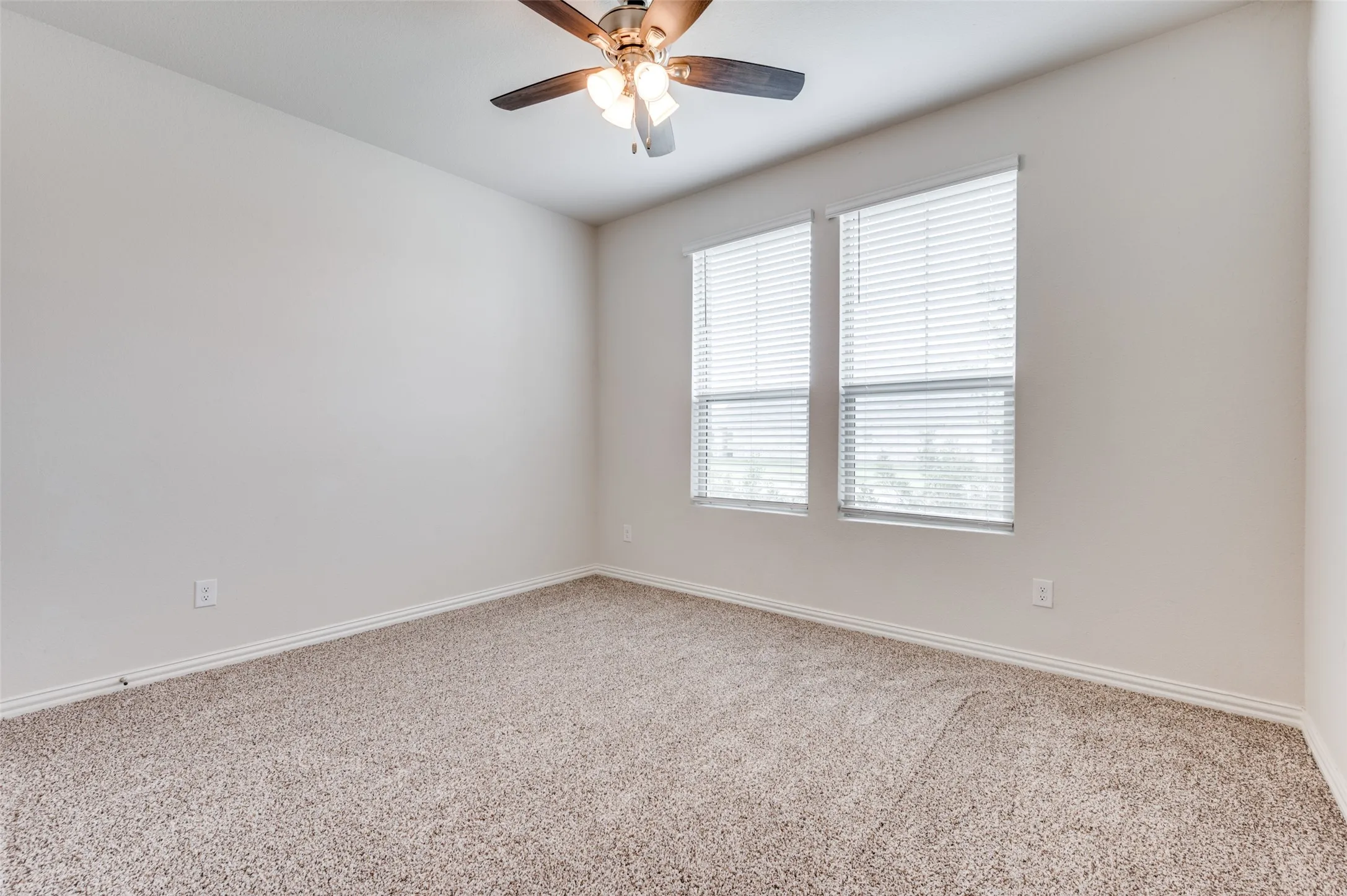 Single Family Residence For Sale in Denton County , 3308 Kingsdown Drive, Denton, Texas 76207, 5 Bedroom, 3 Bathroom, 2 Garage spaces, 3,052 Sqft, built in 2023, Preowned, mls#21187922, Real Estate Agent in Denton, Homes For Sale in Denton county, Homes For Sale in Denton, Realtor in Denton Texas, Real Estate Brokerage Independent Realty Texas, Luminita Cordes Realtor