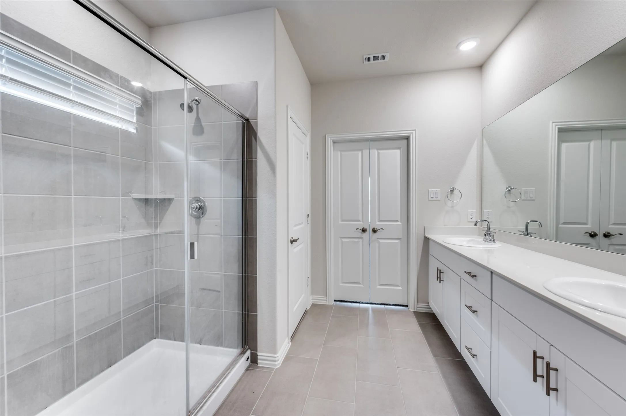 Single Family Residence For Sale in Denton County , 3308 Kingsdown Drive, Denton, Texas 76207, 5 Bedroom, 3 Bathroom, 2 Garage spaces, 3,052 Sqft, built in 2023, Preowned, mls#21187922, Real Estate Agent in Denton, Homes For Sale in Denton county, Homes For Sale in Denton, Realtor in Denton Texas, Real Estate Brokerage Independent Realty Texas, Luminita Cordes Realtor