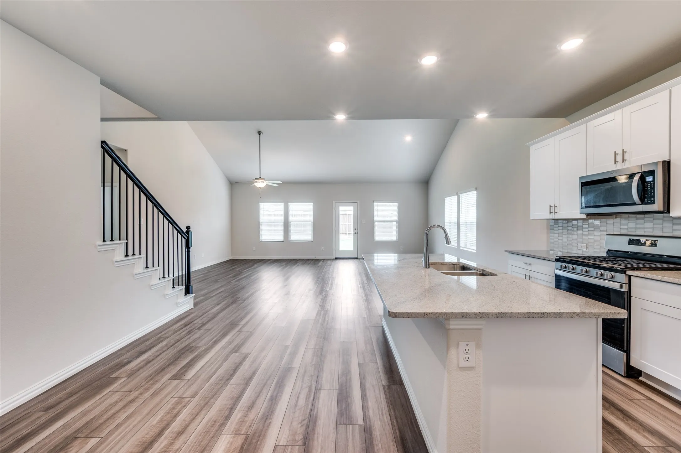 Single Family Residence For Sale in Denton County , 3308 Kingsdown Drive, Denton, Texas 76207, 5 Bedroom, 3 Bathroom, 2 Garage spaces, 3,052 Sqft, built in 2023, Preowned, mls#21187922, Real Estate Agent in Denton, Homes For Sale in Denton county, Homes For Sale in Denton, Realtor in Denton Texas, Real Estate Brokerage Independent Realty Texas, Luminita Cordes Realtor
