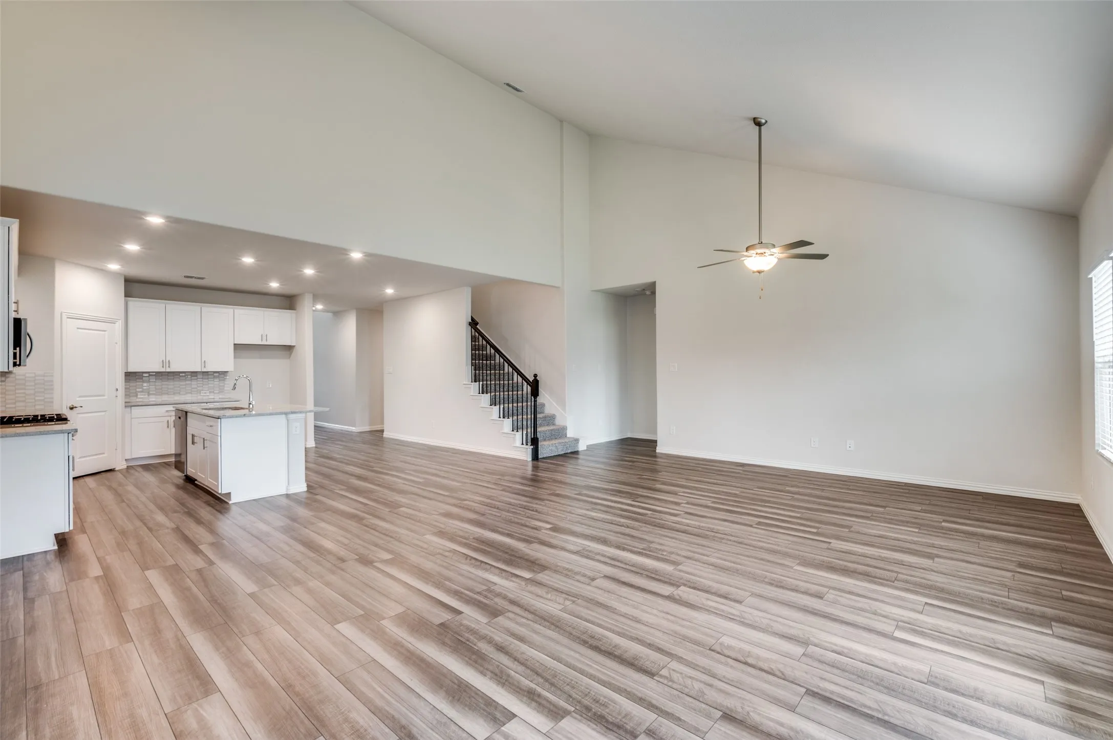 Single Family Residence For Sale in Denton County , 3308 Kingsdown Drive, Denton, Texas 76207, 5 Bedroom, 3 Bathroom, 2 Garage spaces, 3,052 Sqft, built in 2023, Preowned, mls#21187922, Real Estate Agent in Denton, Homes For Sale in Denton county, Homes For Sale in Denton, Realtor in Denton Texas, Real Estate Brokerage Independent Realty Texas, Luminita Cordes Realtor
