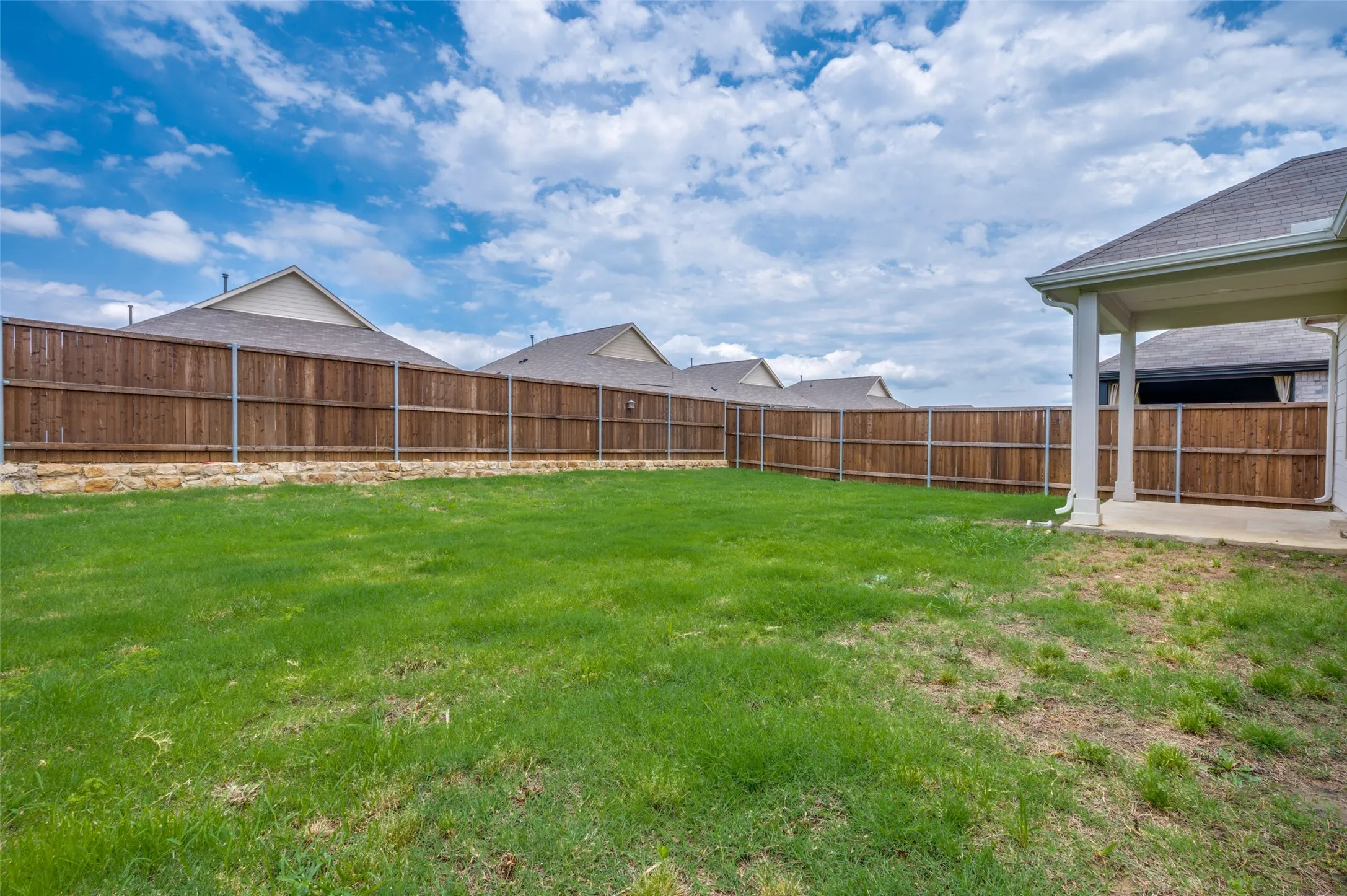 Single Family Residence For Sale in Denton County , 3308 Kingsdown Drive, Denton, Texas 76207, 5 Bedroom, 3 Bathroom, 2 Garage spaces, 3,052 Sqft, built in 2023, Preowned, mls#21187922, Real Estate Agent in Denton, Homes For Sale in Denton county, Homes For Sale in Denton, Realtor in Denton Texas, Real Estate Brokerage Independent Realty Texas, Luminita Cordes Realtor