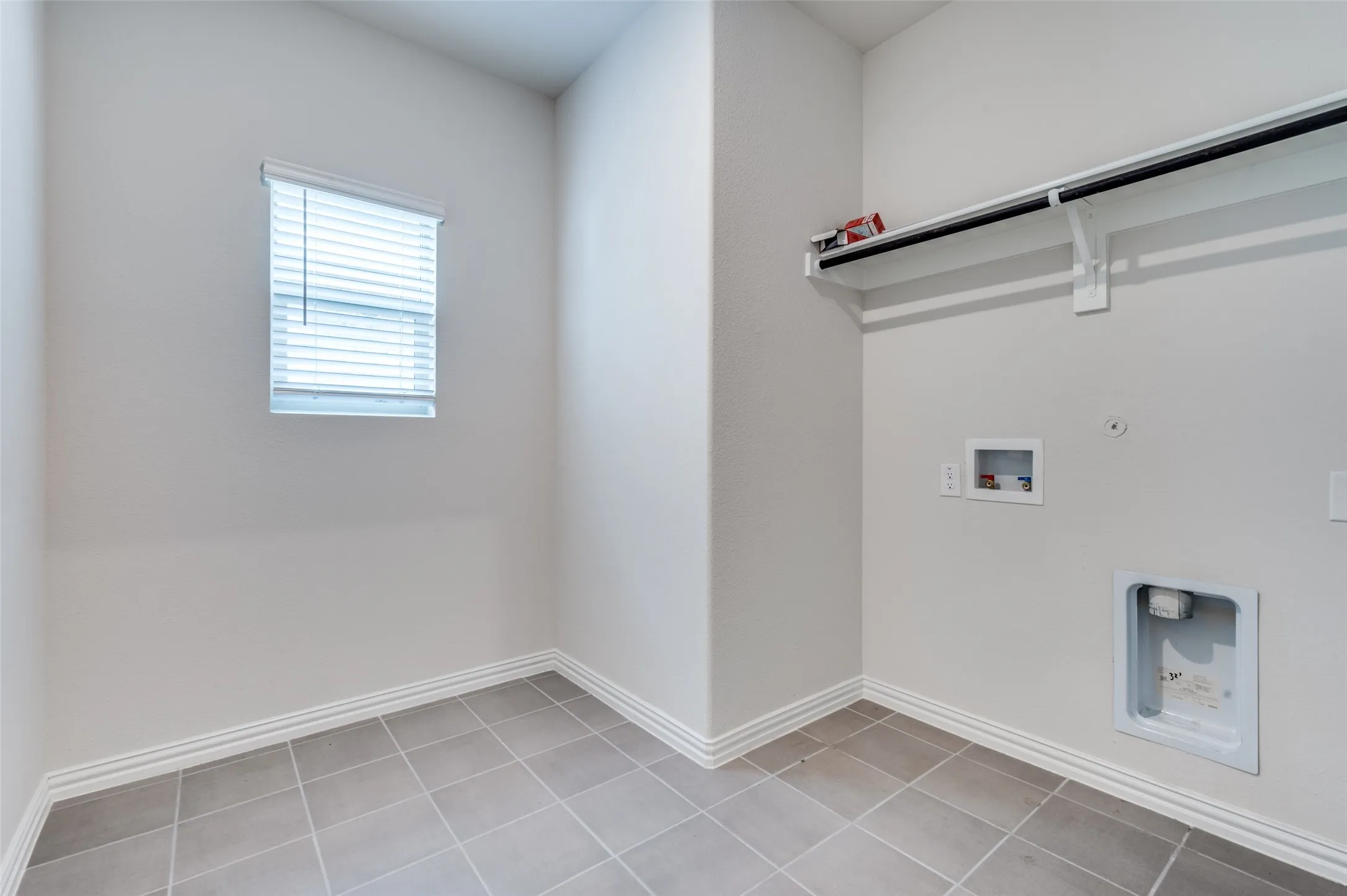 Single Family Residence For Sale in Denton County , 3308 Kingsdown Drive, Denton, Texas 76207, 5 Bedroom, 3 Bathroom, 2 Garage spaces, 3,052 Sqft, built in 2023, Preowned, mls#21187922, Real Estate Agent in Denton, Homes For Sale in Denton county, Homes For Sale in Denton, Realtor in Denton Texas, Real Estate Brokerage Independent Realty Texas, Luminita Cordes Realtor