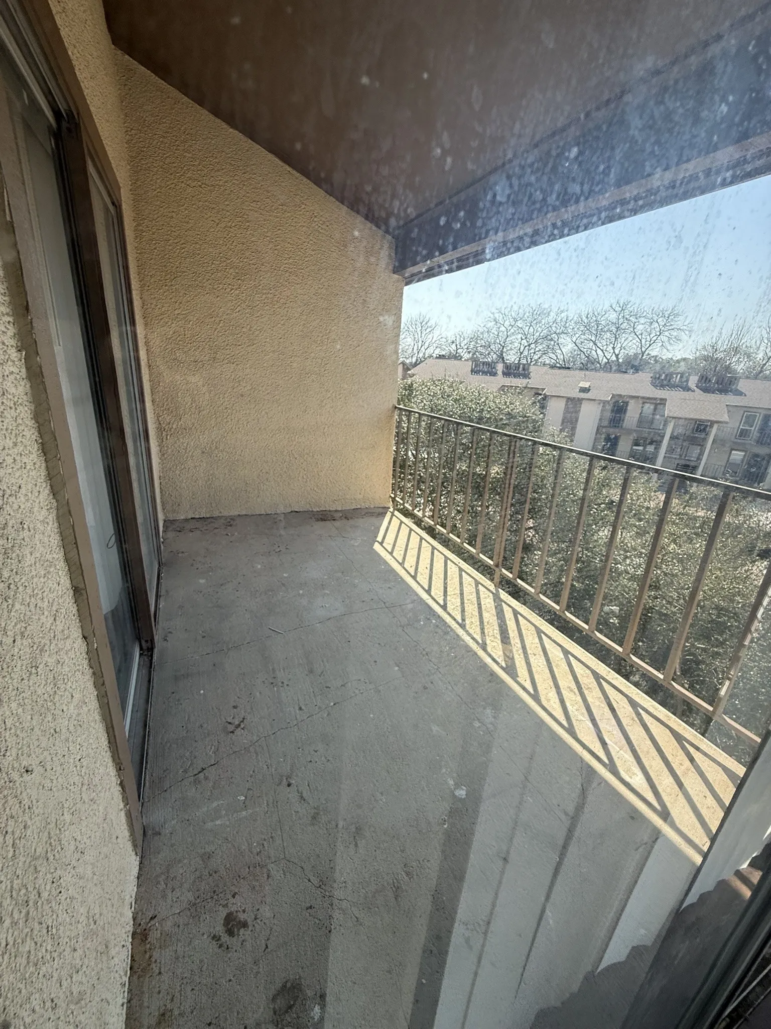 Condominium For Sale in Dallas County , 6050 Melody Lane 324, Dallas, Texas 75231, 1 Bedroom, 1 Bathroom, Garage spaces, 623 Sqft, built in 1979, Preowned, mls#21192347, Real Estate Agent in Dallas, Homes For Sale in Dallas county, Homes For Sale in Dallas, Realtor in Dallas Texas, Real Estate Brokerage Independent Realty Texas, Luminita Cordes Realtor