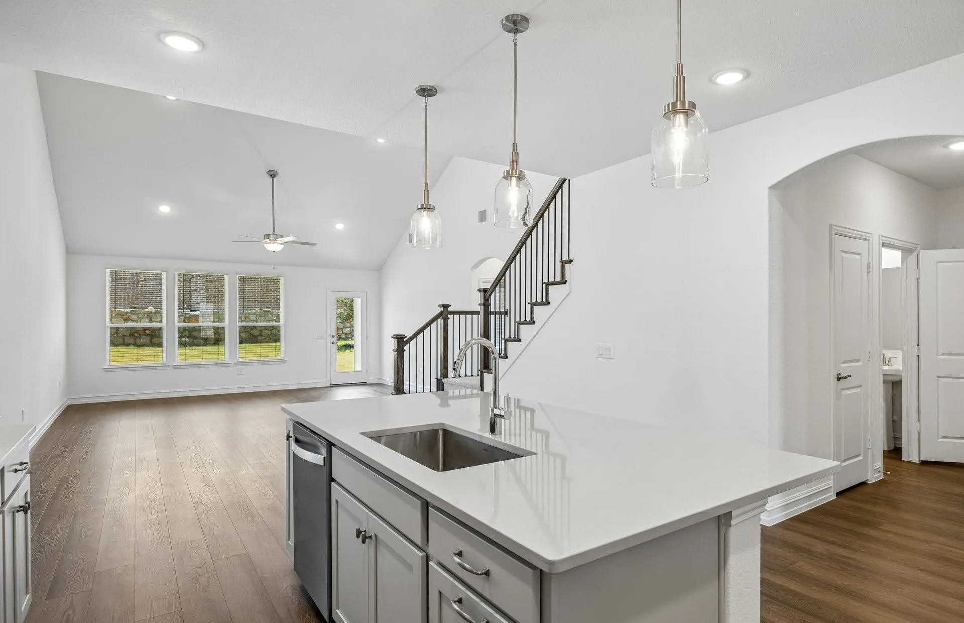 Beautiful pendent lighting in kitchen