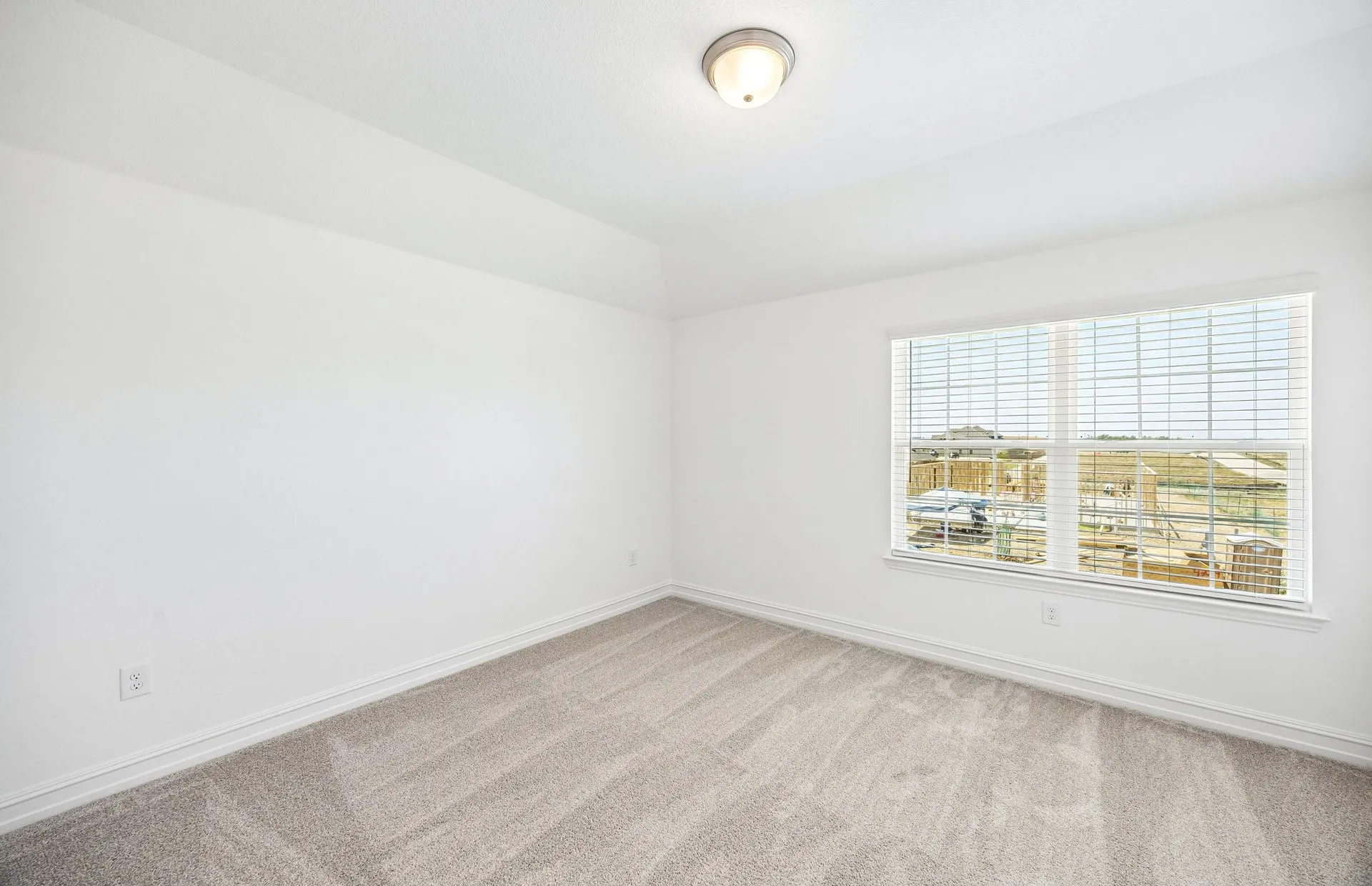 Secondary bedroom