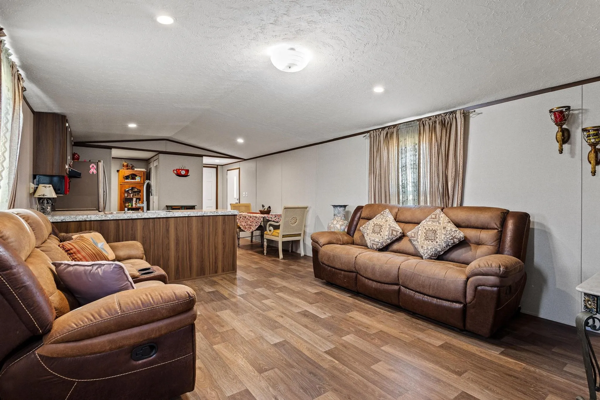 Mobile Home For Sale in Rains County , 385 Rs County Road 3374, Alba, Texas 75410, 2 Bedroom, 2 Bathroom, Garage spaces, 1,200 Sqft, built in 2023, Preowned, mls#21191873, Real Estate Agent in Alba, Homes For Sale in Rains county, Homes For Sale in Alba, Realtor in Alba Texas, Real Estate Brokerage Independent Realty Texas, Luminita Cordes Realtor