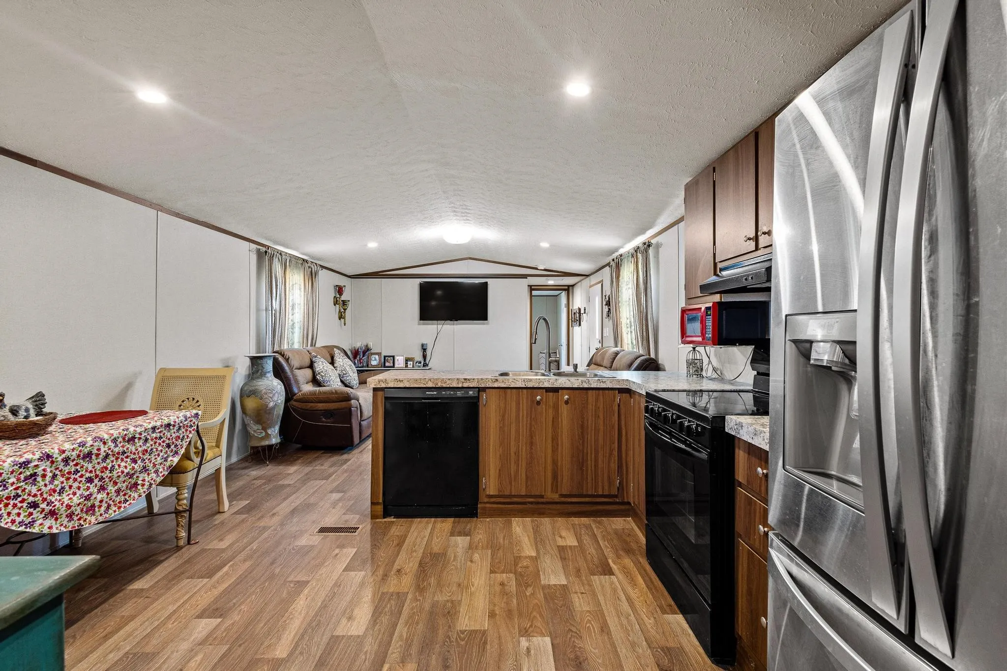 Mobile Home For Sale in Rains County , 385 Rs County Road 3374, Alba, Texas 75410, 2 Bedroom, 2 Bathroom, Garage spaces, 1,200 Sqft, built in 2023, Preowned, mls#21191873, Real Estate Agent in Alba, Homes For Sale in Rains county, Homes For Sale in Alba, Realtor in Alba Texas, Real Estate Brokerage Independent Realty Texas, Luminita Cordes Realtor