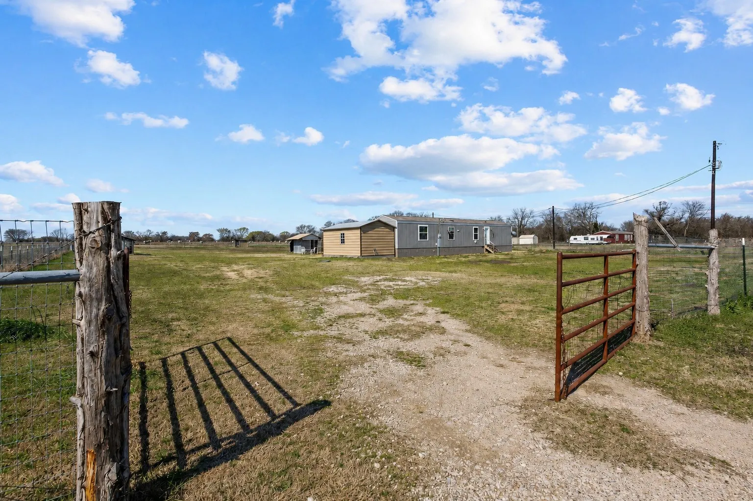 Mobile Home For Sale in Rains County , 385 Rs County Road 3374, Alba, Texas 75410, 2 Bedroom, 2 Bathroom, Garage spaces, 1,200 Sqft, built in 2023, Preowned, mls#21191873, Real Estate Agent in Alba, Homes For Sale in Rains county, Homes For Sale in Alba, Realtor in Alba Texas, Real Estate Brokerage Independent Realty Texas, Luminita Cordes Realtor