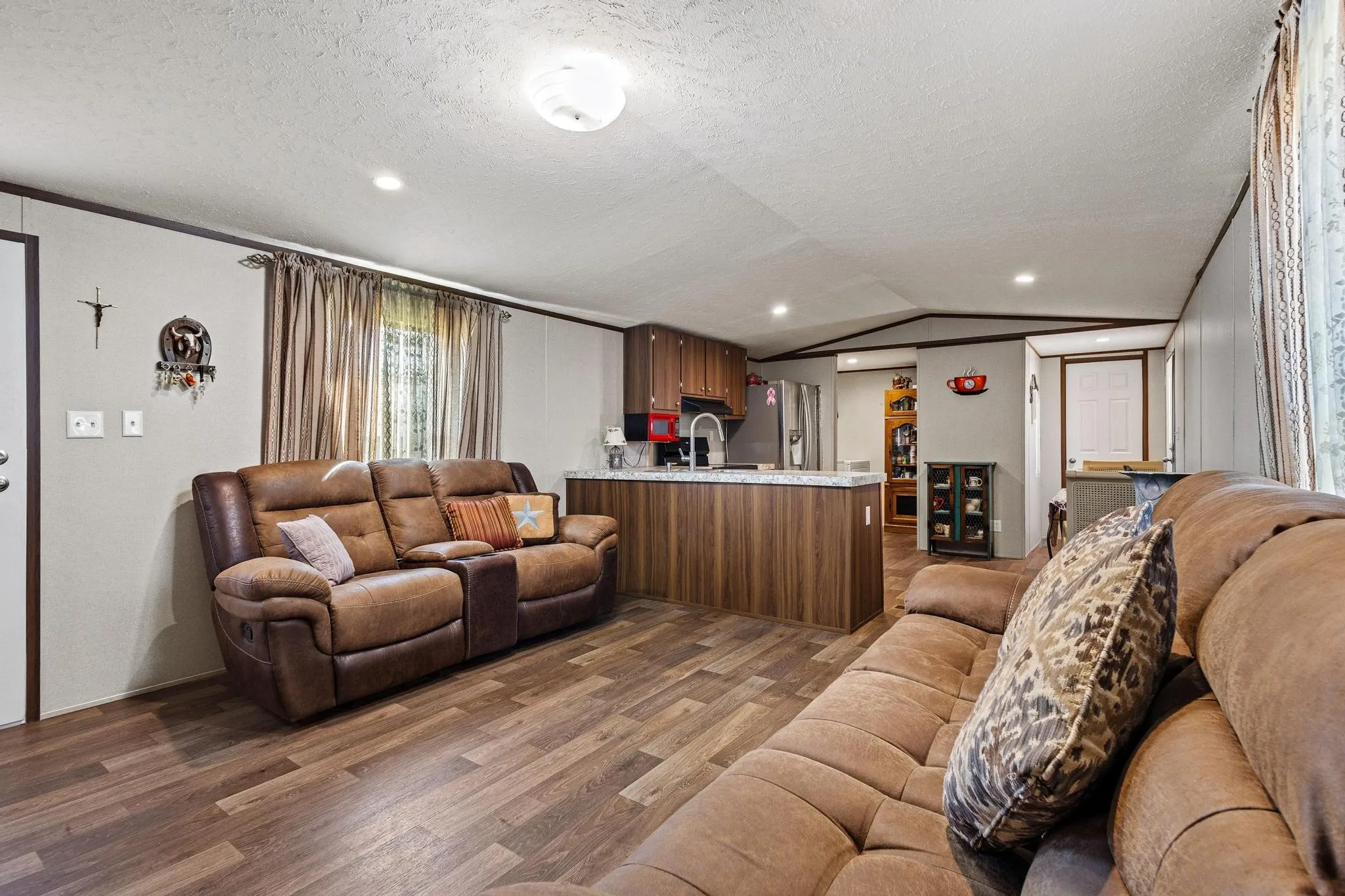 Mobile Home For Sale in Rains County , 385 Rs County Road 3374, Alba, Texas 75410, 2 Bedroom, 2 Bathroom, Garage spaces, 1,200 Sqft, built in 2023, Preowned, mls#21191873, Real Estate Agent in Alba, Homes For Sale in Rains county, Homes For Sale in Alba, Realtor in Alba Texas, Real Estate Brokerage Independent Realty Texas, Luminita Cordes Realtor