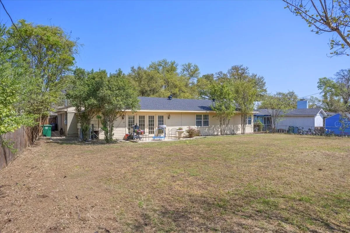 Single Family Residence For Rent in Tarrant County , 4109 Bilglade Road, Fort Worth, Texas 76109, 3 Bedrooms, 2 Bathrooms, 2 Garage spaces, 1,561 Sqft, built in 1955, Preowned, Price $2,900, mls#21191564, Real Estate Agent in Fort Worth, Homes For Rent in Tarrant county, Homes For Rent in Fort Worth, Realtor in Fort Worth Texas, Real Estate Brokerage Independent Realty Texas, Luminita Cordes Realtor