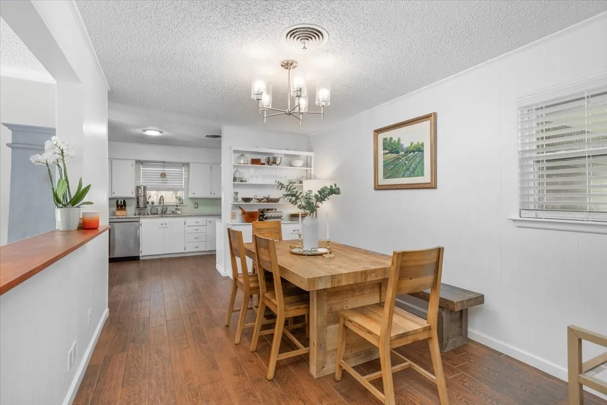Single Family Residence For Rent in Tarrant County , 4109 Bilglade Road, Fort Worth, Texas 76109, 3 Bedrooms, 2 Bathrooms, 2 Garage spaces, 1,561 Sqft, built in 1955, Preowned, Price $2,900, mls#21191564, Real Estate Agent in Fort Worth, Homes For Rent in Tarrant county, Homes For Rent in Fort Worth, Realtor in Fort Worth Texas, Real Estate Brokerage Independent Realty Texas, Luminita Cordes Realtor