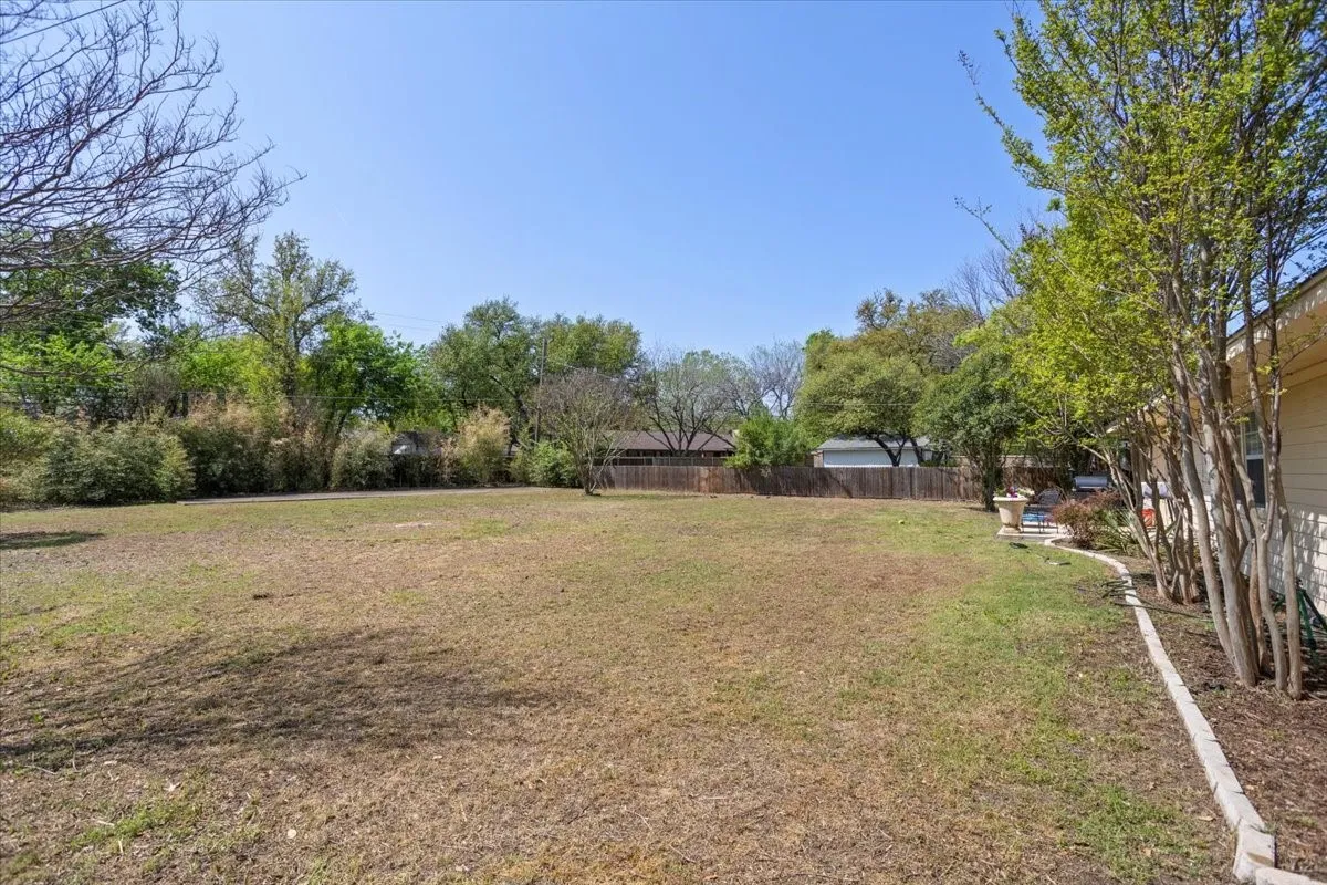 Single Family Residence For Rent in Tarrant County , 4109 Bilglade Road, Fort Worth, Texas 76109, 3 Bedrooms, 2 Bathrooms, 2 Garage spaces, 1,561 Sqft, built in 1955, Preowned, Price $2,900, mls#21191564, Real Estate Agent in Fort Worth, Homes For Rent in Tarrant county, Homes For Rent in Fort Worth, Realtor in Fort Worth Texas, Real Estate Brokerage Independent Realty Texas, Luminita Cordes Realtor