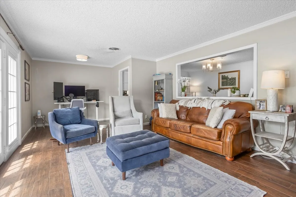 Single Family Residence For Rent in Tarrant County , 4109 Bilglade Road, Fort Worth, Texas 76109, 3 Bedrooms, 2 Bathrooms, 2 Garage spaces, 1,561 Sqft, built in 1955, Preowned, Price $2,900, mls#21191564, Real Estate Agent in Fort Worth, Homes For Rent in Tarrant county, Homes For Rent in Fort Worth, Realtor in Fort Worth Texas, Real Estate Brokerage Independent Realty Texas, Luminita Cordes Realtor