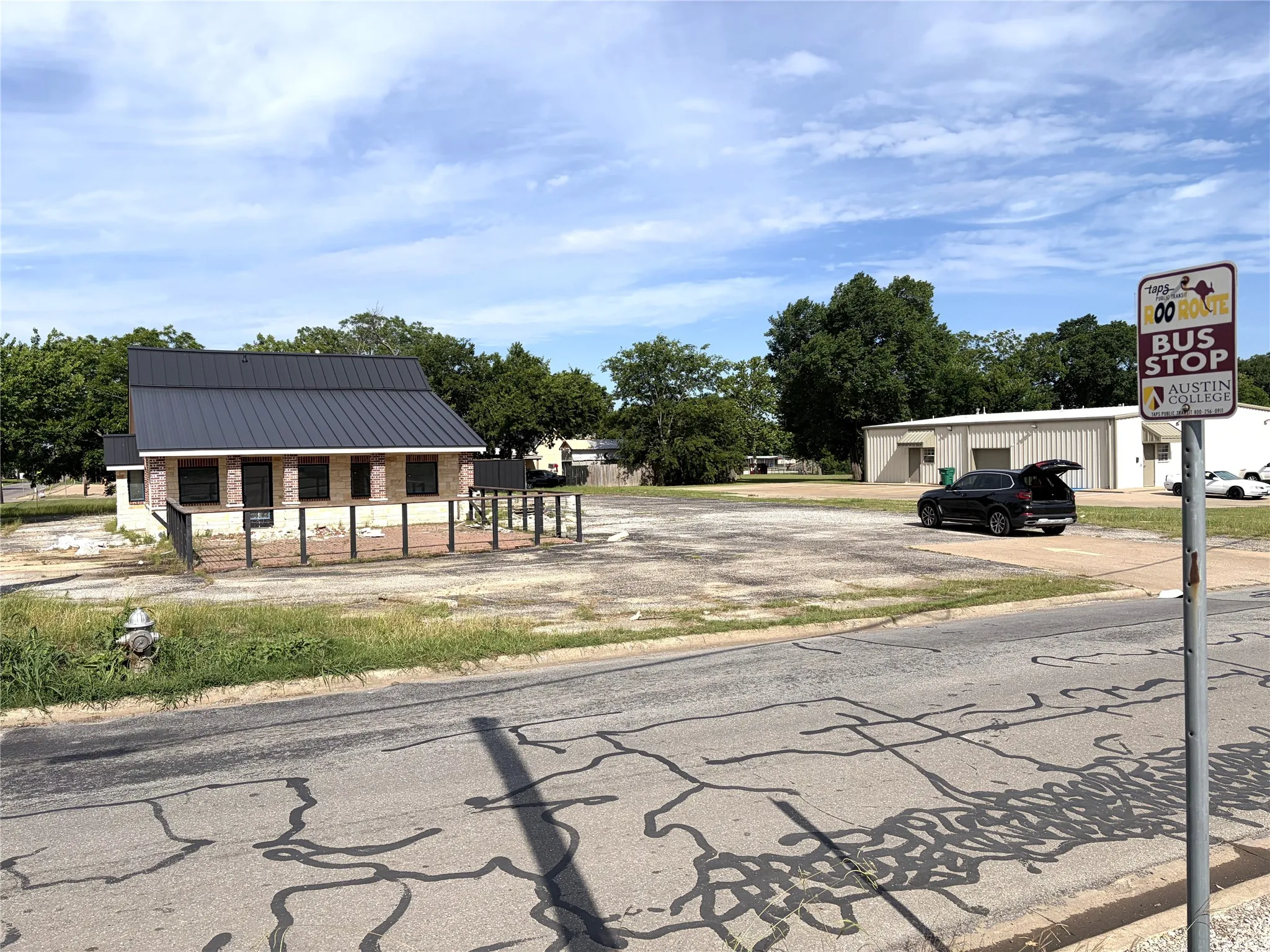 Retail For Sale in Grayson County , 900 N Broughton Street, Sherman, Texas 75090, 0, 0, Garage spaces, 0 Sqft, built in 1988, Preowned, Price $549,000, mls#21192586, Real Estate Agent in Sherman, Homes For Sale in Grayson county, Homes For Sale in Sherman, Realtor in Sherman Texas, Real Estate Brokerage Independent Realty Texas, Luminita Cordes Realtor