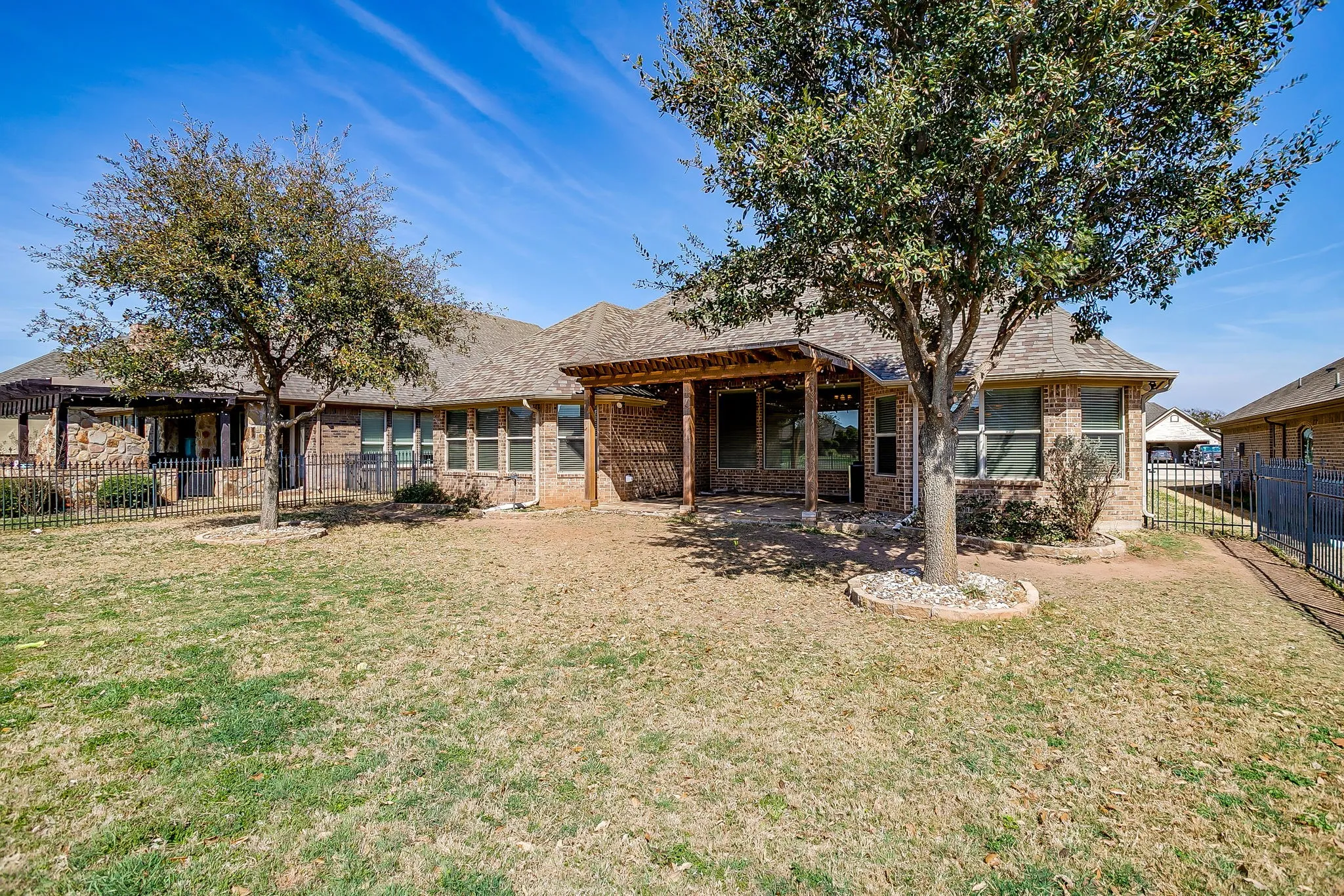 Single Family Residence For Sale in Hood County , 3303 Ferry Boat Lane, Granbury, Texas 76049, 4 Bedroom, 2 Bathroom, 2 Garage spaces, 2,282 Sqft, built in 2012, mls#21192577, Real Estate Agent in Granbury, Homes For Sale in Hood county, Homes For Sale in Granbury, Realtor in Granbury Texas, Real Estate Brokerage Independent Realty Texas, Luminita Cordes Realtor
