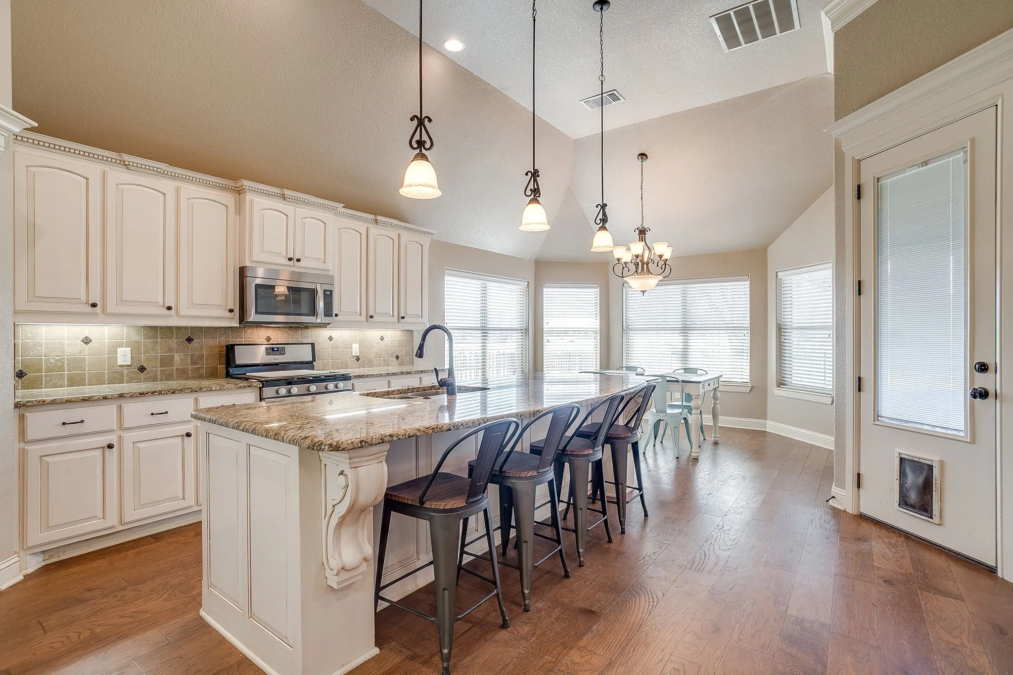 Kitchen of 3303 Ferry Boat Ln, Granbury Texas