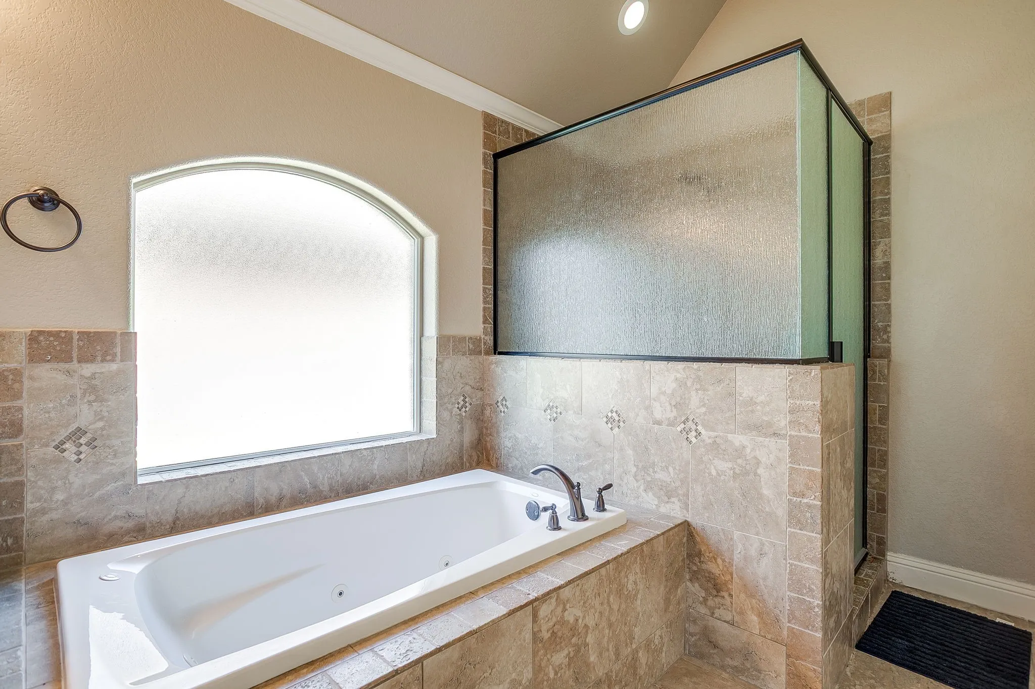 Single Family Residence For Sale in Hood County , 3303 Ferry Boat Lane, Granbury, Texas 76049, 4 Bedroom, 2 Bathroom, 2 Garage spaces, 2,282 Sqft, built in 2012, mls#21192577, Real Estate Agent in Granbury, Homes For Sale in Hood county, Homes For Sale in Granbury, Realtor in Granbury Texas, Real Estate Brokerage Independent Realty Texas, Luminita Cordes Realtor