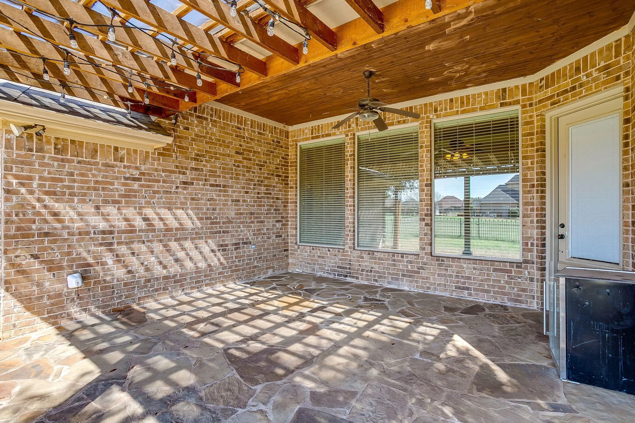 Single Family Residence For Sale in Hood County , 3303 Ferry Boat Lane, Granbury, Texas 76049, 4 Bedroom, 2 Bathroom, 2 Garage spaces, 2,282 Sqft, built in 2012, mls#21192577, Real Estate Agent in Granbury, Homes For Sale in Hood county, Homes For Sale in Granbury, Realtor in Granbury Texas, Real Estate Brokerage Independent Realty Texas, Luminita Cordes Realtor