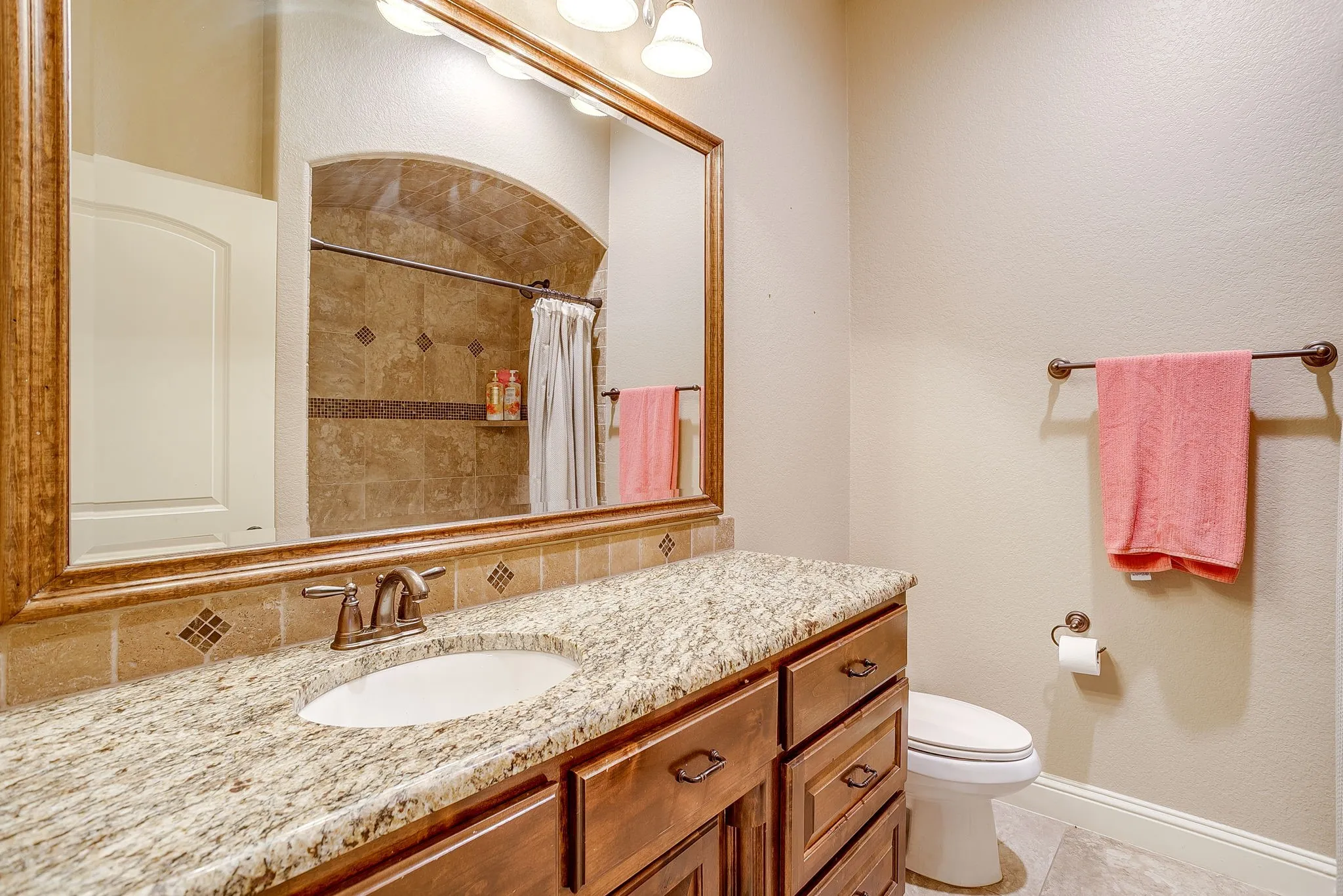 Single Family Residence For Sale in Hood County , 3303 Ferry Boat Lane, Granbury, Texas 76049, 4 Bedroom, 2 Bathroom, 2 Garage spaces, 2,282 Sqft, built in 2012, mls#21192577, Real Estate Agent in Granbury, Homes For Sale in Hood county, Homes For Sale in Granbury, Realtor in Granbury Texas, Real Estate Brokerage Independent Realty Texas, Luminita Cordes Realtor