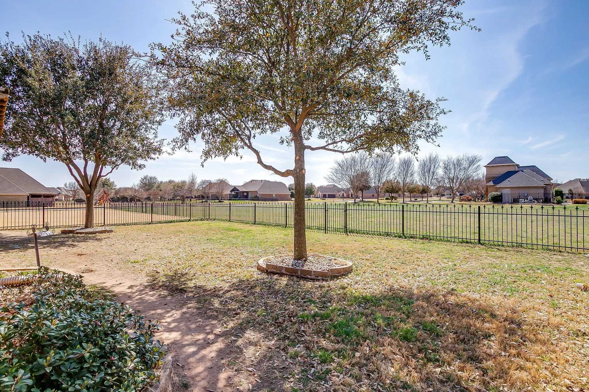 Single Family Residence For Sale in Hood County , 3303 Ferry Boat Lane, Granbury, Texas 76049, 4 Bedroom, 2 Bathroom, 2 Garage spaces, 2,282 Sqft, built in 2012, mls#21192577, Real Estate Agent in Granbury, Homes For Sale in Hood county, Homes For Sale in Granbury, Realtor in Granbury Texas, Real Estate Brokerage Independent Realty Texas, Luminita Cordes Realtor