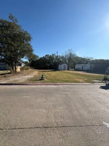 Improved Land For Sale in Ellis County , 1002 S Smith Street, Ennis, Texas 75119, 0, 0, Garage spaces, 0 Sqft, built in 0, Price $29,900, mls#21192621, Real Estate Agent in Ennis, Homes For Sale in Ellis county, Homes For Sale in Ennis, Realtor in Ennis Texas, Real Estate Brokerage Independent Realty Texas, Luminita Cordes Realtor