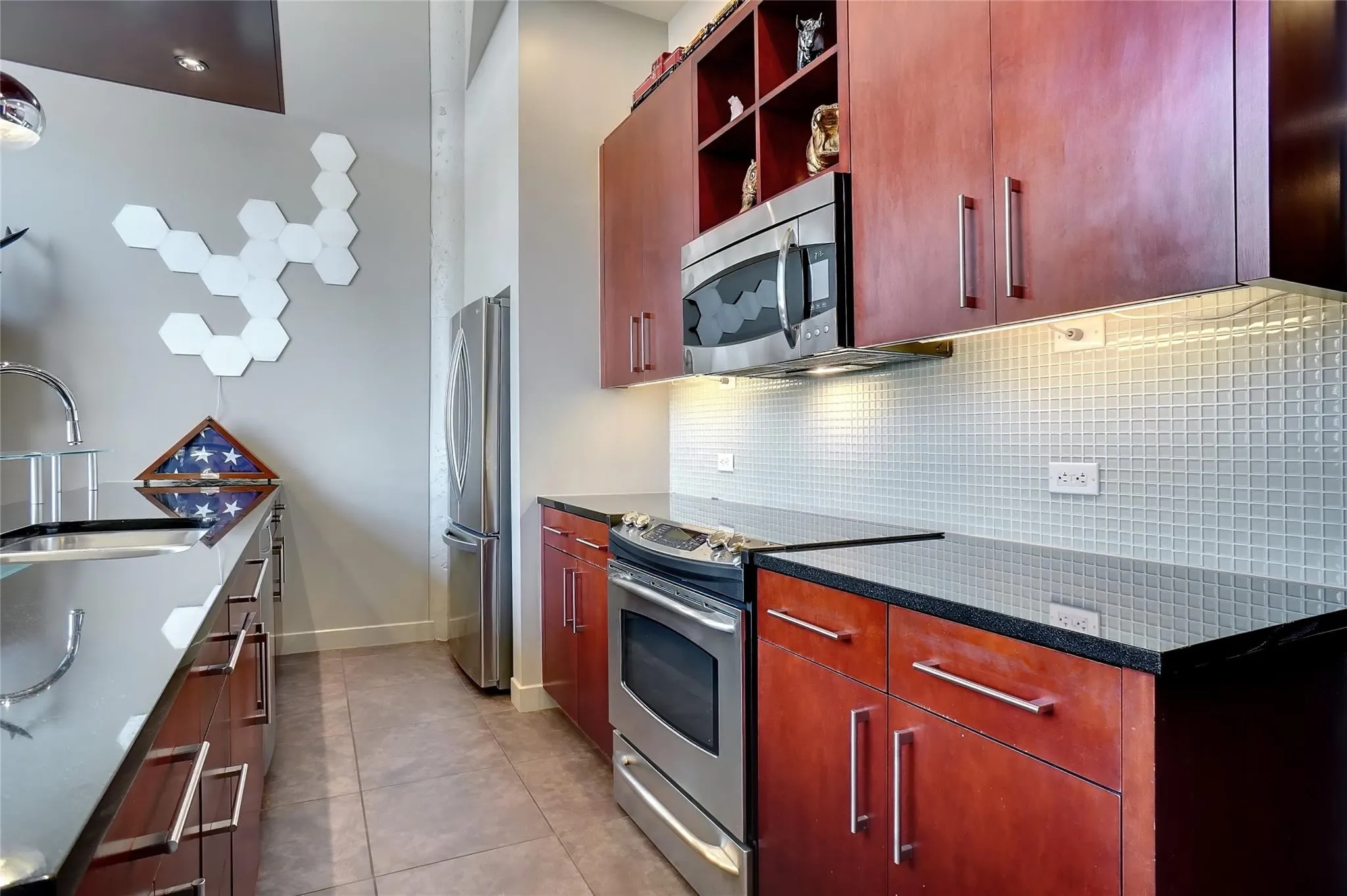 Condominium For Sale in Tarrant County , 2600 W 7th Street 1807, Fort Worth, Texas 76107, 2 Bedrooms, 2 Bathrooms, 2 Garage spaces, 1,263 Sqft, built in 1928, Preowned, Price $359,000, mls#21187559, Real Estate Agent in Fort Worth, Homes For Sale in Tarrant county, Homes For Sale in Fort Worth, Realtor in Fort Worth Texas, Real Estate Brokerage Independent Realty Texas, Luminita Cordes Realtor