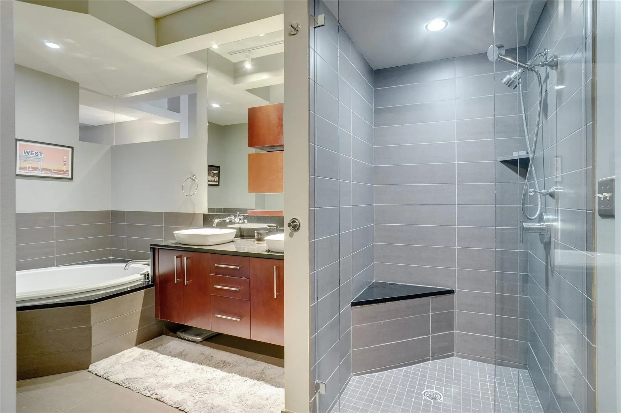 Condominium For Sale in Tarrant County , 2600 W 7th Street 1807, Fort Worth, Texas 76107, 2 Bedrooms, 2 Bathrooms, 2 Garage spaces, 1,263 Sqft, built in 1928, Preowned, Price $359,000, mls#21187559, Real Estate Agent in Fort Worth, Homes For Sale in Tarrant county, Homes For Sale in Fort Worth, Realtor in Fort Worth Texas, Real Estate Brokerage Independent Realty Texas, Luminita Cordes Realtor