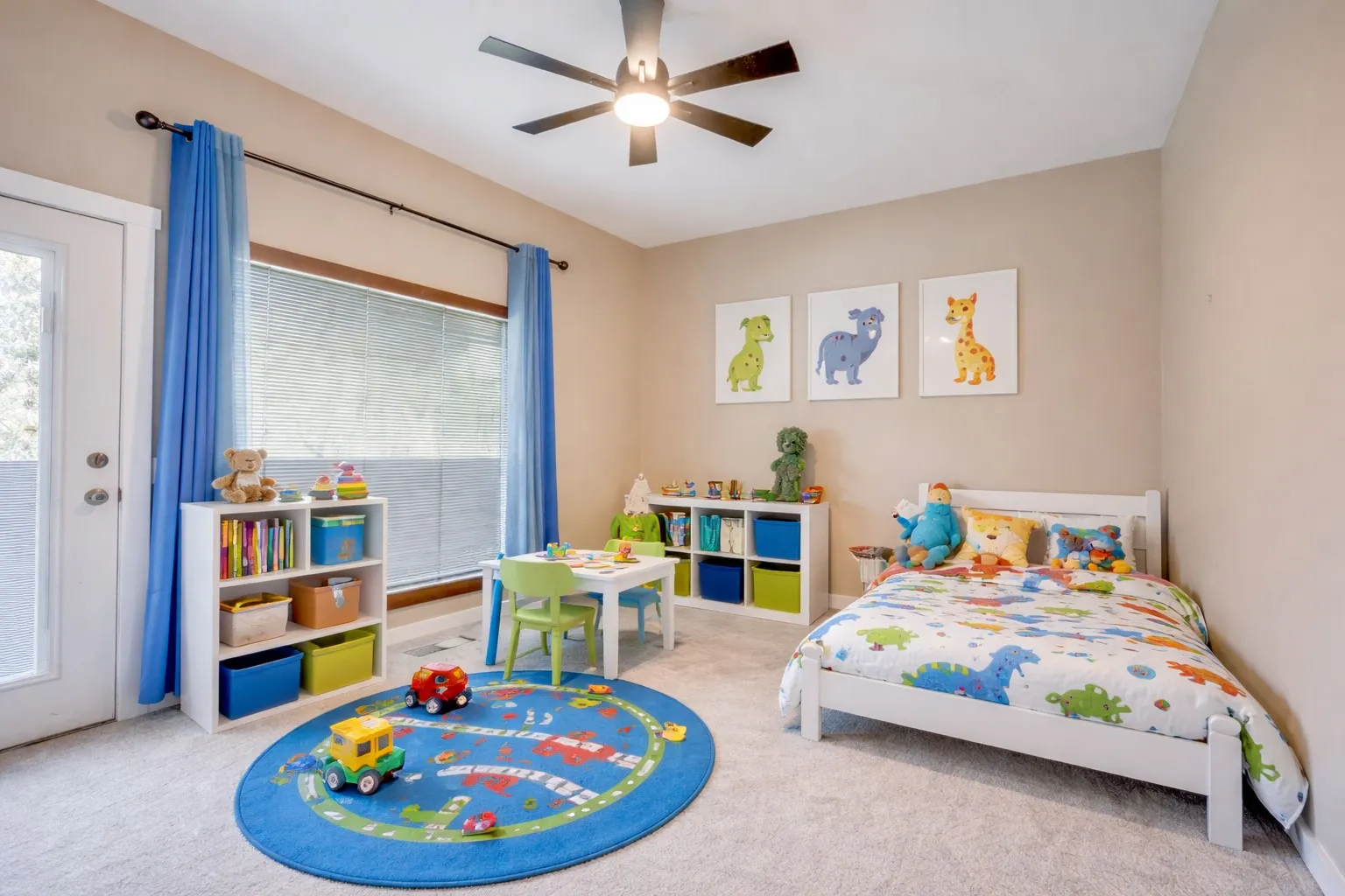 Single Family Residence For Sale in Tarrant County , 1816 Southpark Drive, Arlington, Texas 76013, 4 Bedroom, 3 Bathroom, 2 Garage spaces, 3,242 Sqft, built in 1977, mls#21192613, Real Estate Agent in Arlington, Homes For Sale in Tarrant county, Homes For Sale in Arlington, Realtor in Arlington Texas, Real Estate Brokerage Independent Realty Texas, Luminita Cordes Realtor