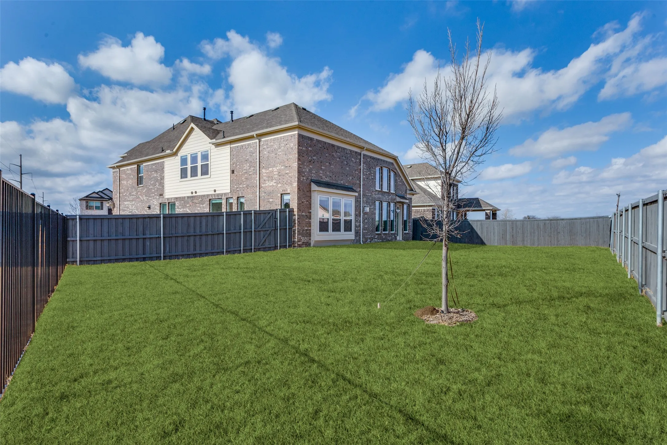 Single Family Residence For Sale in Ellis County , 4322 Baneberry Court, Venus, Texas 76084, 4 Bedrooms, 3 Bathrooms, 2 Garage spaces, 3,341 Sqft, built in 2022, Price $580,000, mls#21187844, Real Estate Agent in Venus, Homes For Sale in Ellis county, Homes For Sale in Venus, Realtor in Venus Texas, Real Estate Brokerage Independent Realty Texas, Luminita Cordes Realtor
