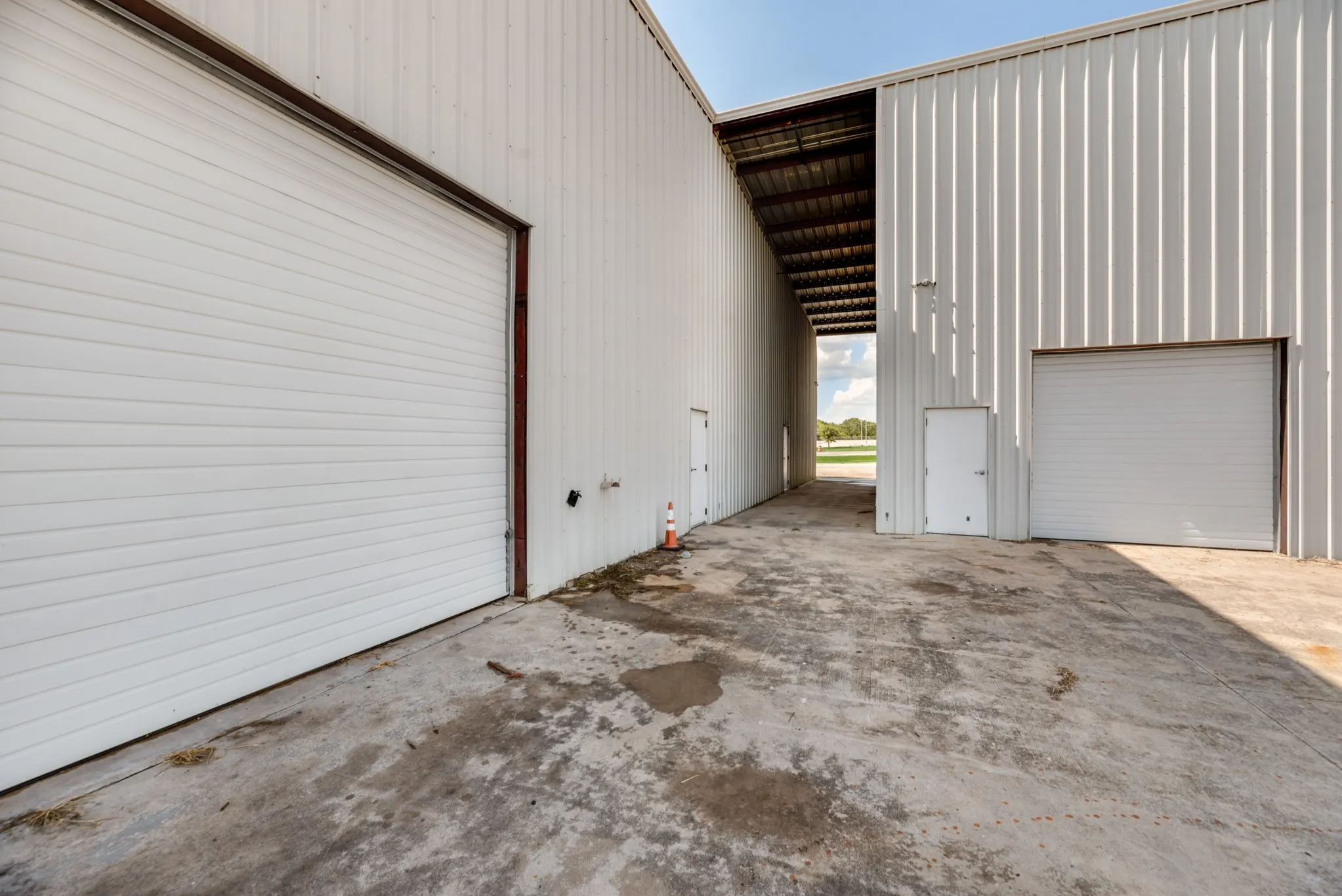 Warehouse For Sale in Parker County , 2500 IH-20 Frontage, Weatherford, Texas 76087, 0, 0, Garage spaces, 0 Sqft, built in 1997, Preowned, Price $19,100,000, mls#21192713, Real Estate Agent in Weatherford, Homes For Sale in Parker county, Homes For Sale in Weatherford, Realtor in Weatherford Texas, Real Estate Brokerage Independent Realty Texas, Luminita Cordes Realtor