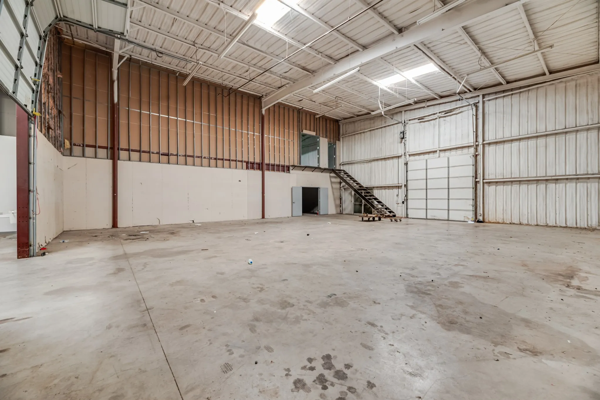 Warehouse For Sale in Parker County , 2500 IH-20 Frontage, Weatherford, Texas 76087, 0, 0, Garage spaces, 0 Sqft, built in 1997, Preowned, Price $19,100,000, mls#21192713, Real Estate Agent in Weatherford, Homes For Sale in Parker county, Homes For Sale in Weatherford, Realtor in Weatherford Texas, Real Estate Brokerage Independent Realty Texas, Luminita Cordes Realtor