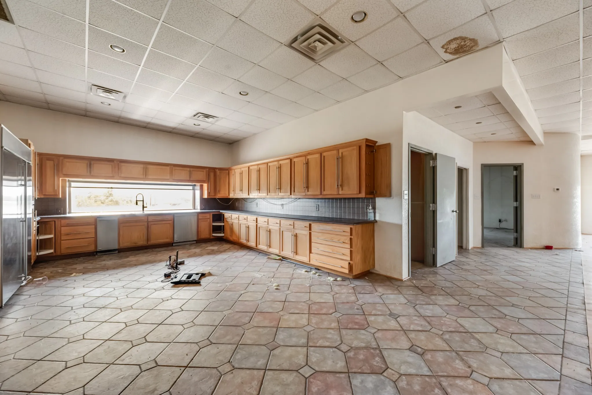 Warehouse For Sale in Parker County , 2500 IH-20 Frontage, Weatherford, Texas 76087, 0, 0, Garage spaces, 0 Sqft, built in 1997, Preowned, Price $19,100,000, mls#21192713, Real Estate Agent in Weatherford, Homes For Sale in Parker county, Homes For Sale in Weatherford, Realtor in Weatherford Texas, Real Estate Brokerage Independent Realty Texas, Luminita Cordes Realtor