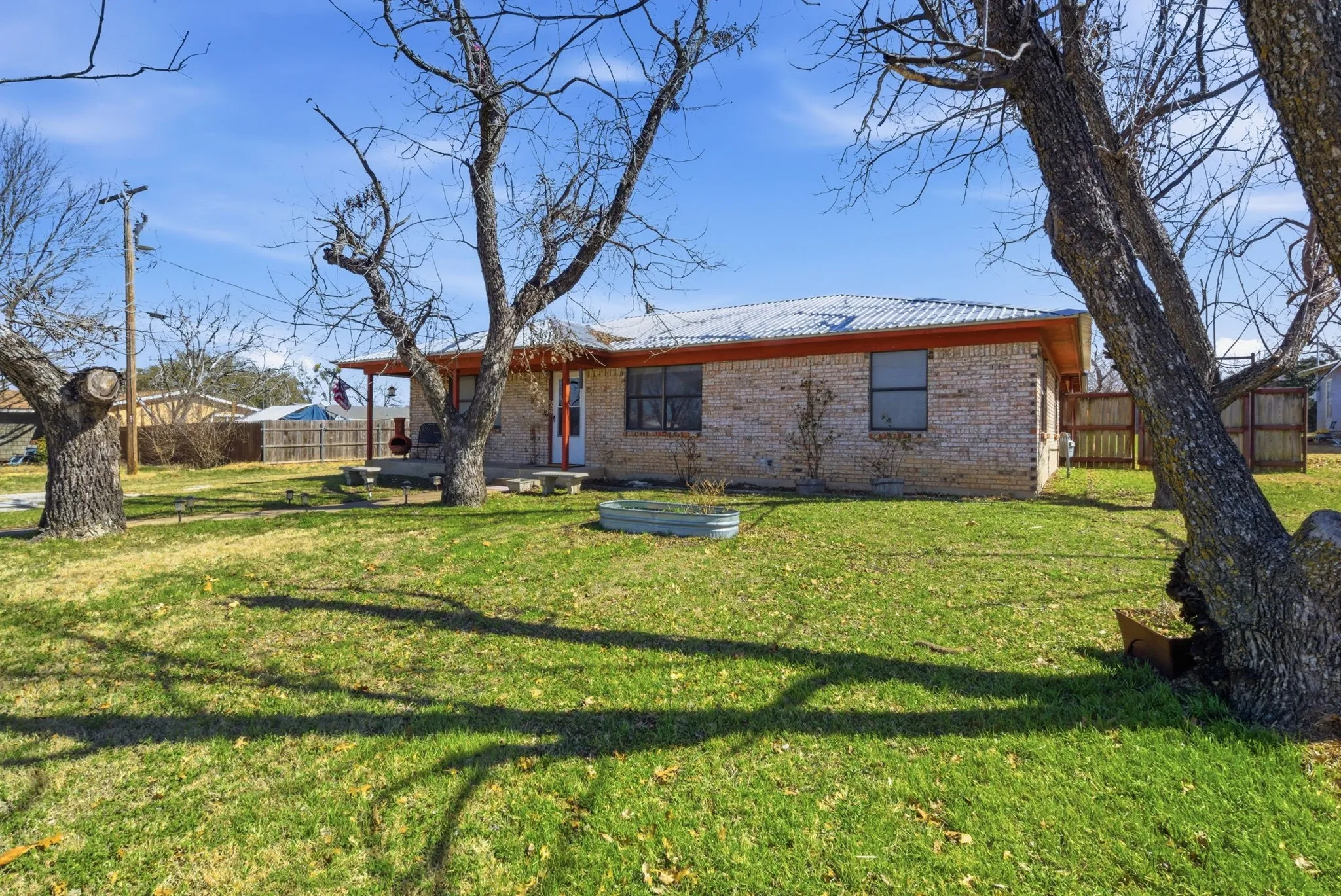 Single Family Residence For Sale in Hamilton County , 504 N Hall Street, Hamilton, Texas 76531, 3 Bedroom, 2 Bathroom, Garage spaces, 1,775 Sqft, built in 1978, mls#21191530, Real Estate Agent in Hamilton, Homes For Sale in Hamilton county, Homes For Sale in Hamilton, Realtor in Hamilton Texas, Real Estate Brokerage Independent Realty Texas, Luminita Cordes Realtor