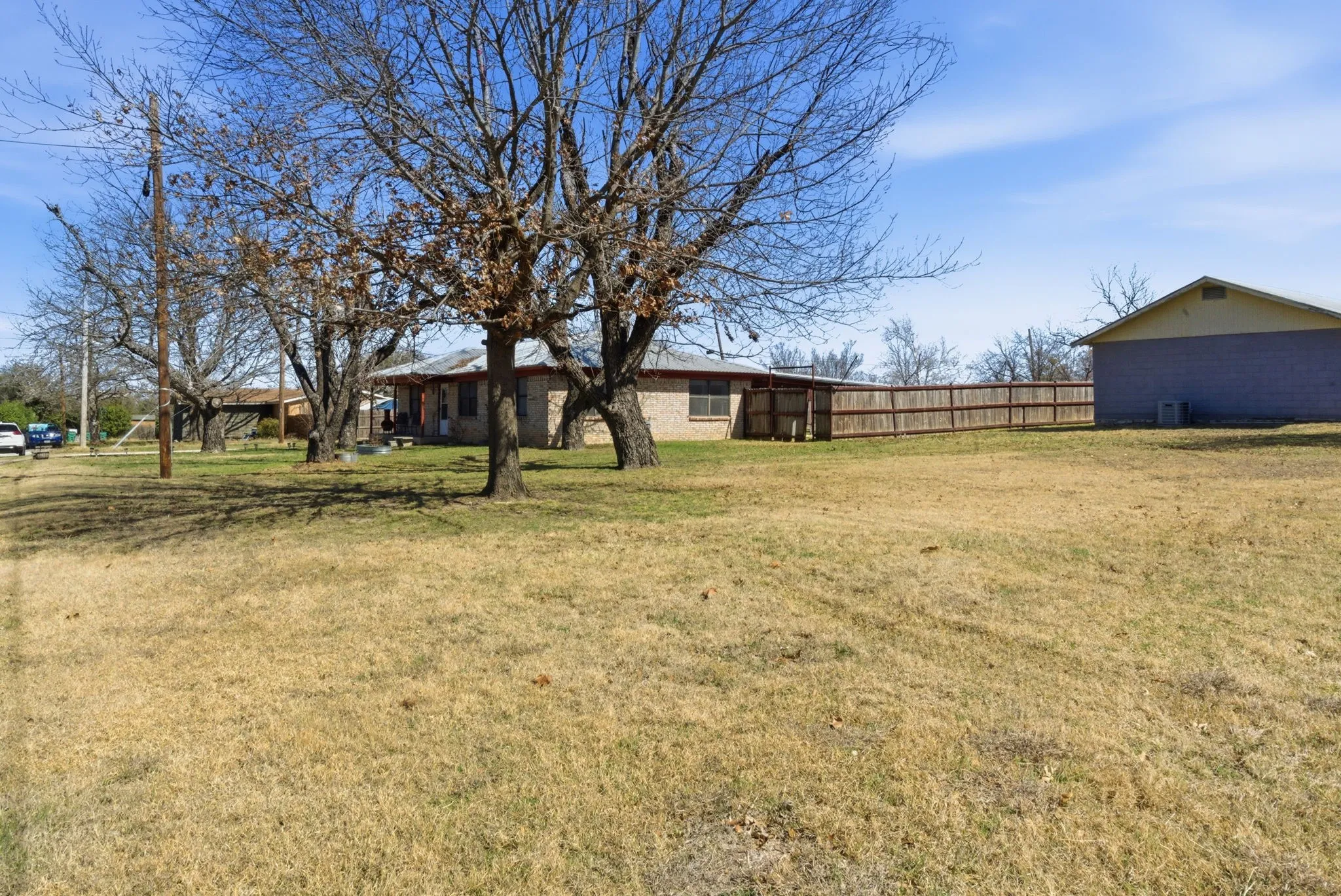 Single Family Residence For Sale in Hamilton County , 504 N Hall Street, Hamilton, Texas 76531, 3 Bedroom, 2 Bathroom, Garage spaces, 1,775 Sqft, built in 1978, mls#21191530, Real Estate Agent in Hamilton, Homes For Sale in Hamilton county, Homes For Sale in Hamilton, Realtor in Hamilton Texas, Real Estate Brokerage Independent Realty Texas, Luminita Cordes Realtor