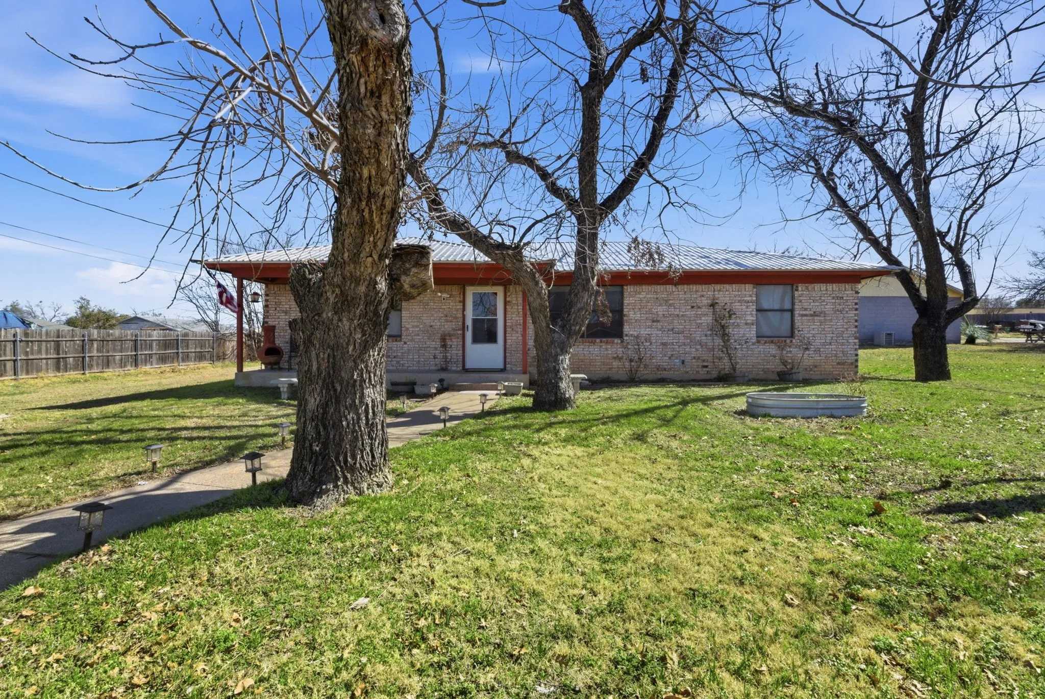 Single Family Residence For Sale in Hamilton County , 504 N Hall Street, Hamilton, Texas 76531, 3 Bedroom, 2 Bathroom, Garage spaces, 1,775 Sqft, built in 1978, mls#21191530, Real Estate Agent in Hamilton, Homes For Sale in Hamilton county, Homes For Sale in Hamilton, Realtor in Hamilton Texas, Real Estate Brokerage Independent Realty Texas, Luminita Cordes Realtor