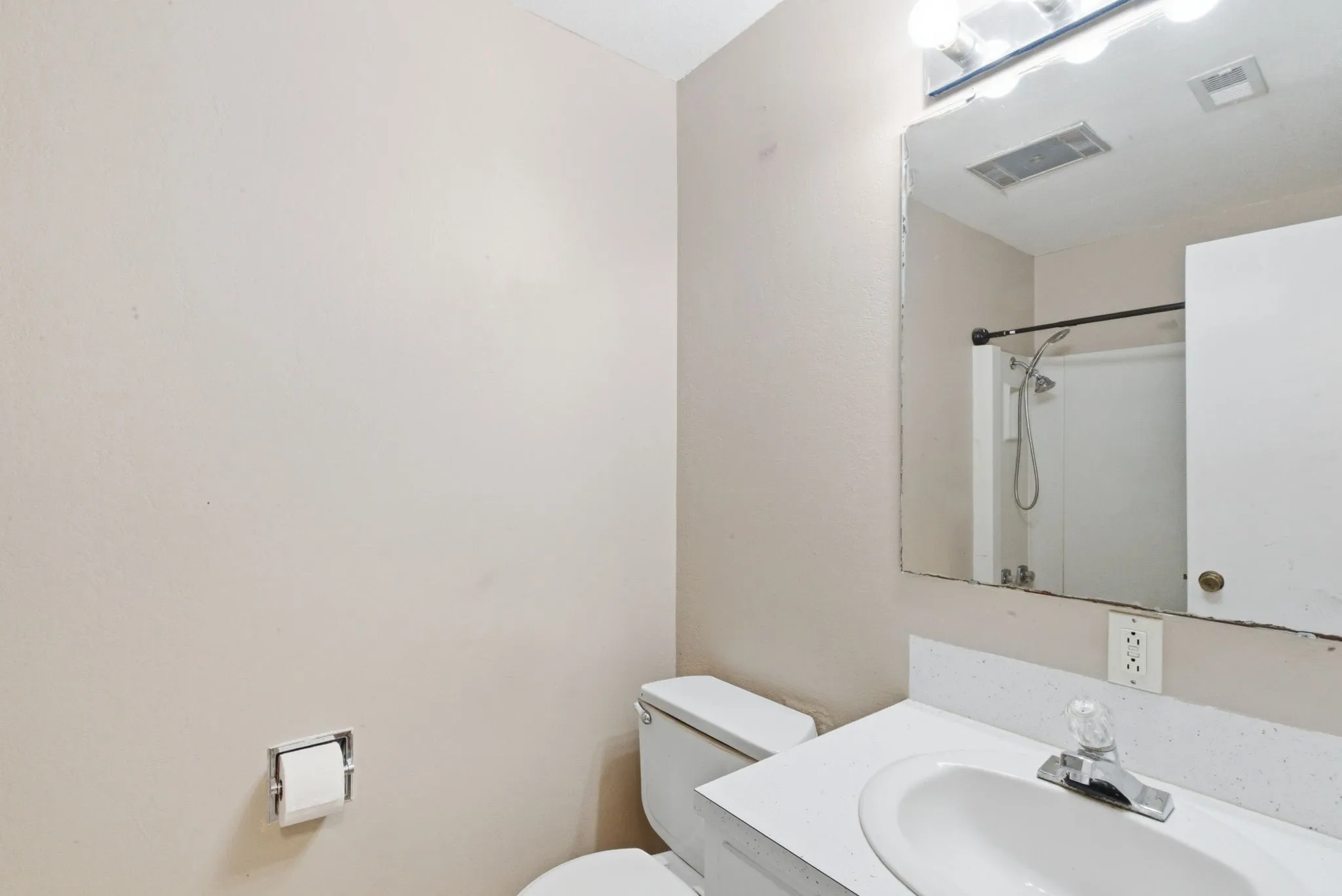 Single Family Residence For Sale in Hamilton County , 504 N Hall Street, Hamilton, Texas 76531, 3 Bedroom, 2 Bathroom, Garage spaces, 1,775 Sqft, built in 1978, mls#21191530, Real Estate Agent in Hamilton, Homes For Sale in Hamilton county, Homes For Sale in Hamilton, Realtor in Hamilton Texas, Real Estate Brokerage Independent Realty Texas, Luminita Cordes Realtor
