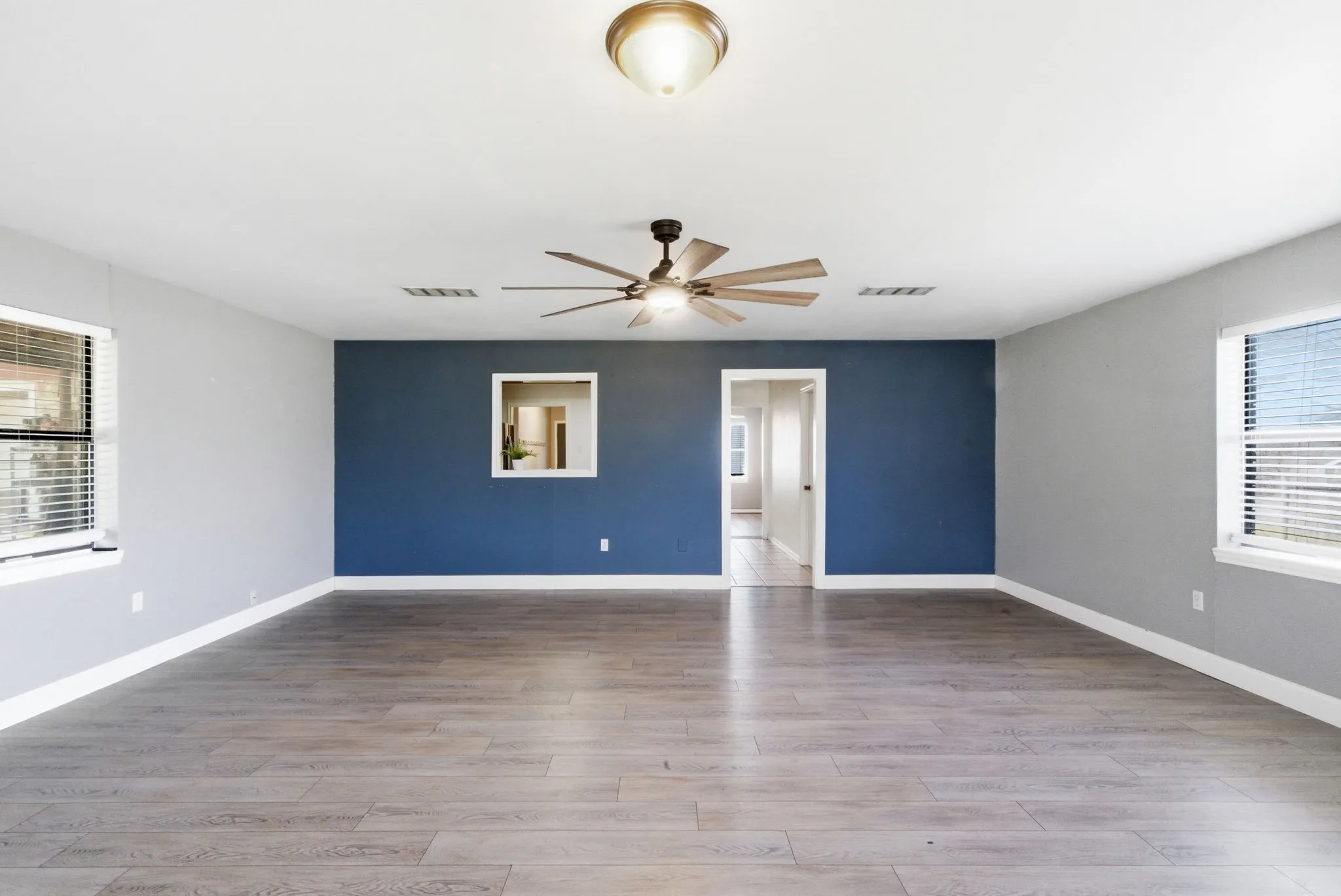 Single Family Residence For Sale in Hamilton County , 504 N Hall Street, Hamilton, Texas 76531, 3 Bedroom, 2 Bathroom, Garage spaces, 1,775 Sqft, built in 1978, mls#21191530, Real Estate Agent in Hamilton, Homes For Sale in Hamilton county, Homes For Sale in Hamilton, Realtor in Hamilton Texas, Real Estate Brokerage Independent Realty Texas, Luminita Cordes Realtor