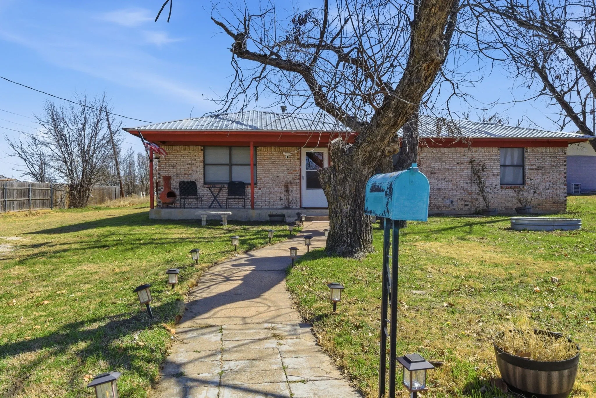 Single Family Residence For Sale in Hamilton County , 504 N Hall Street, Hamilton, Texas 76531, 3 Bedroom, 2 Bathroom, Garage spaces, 1,775 Sqft, built in 1978, mls#21191530, Real Estate Agent in Hamilton, Homes For Sale in Hamilton county, Homes For Sale in Hamilton, Realtor in Hamilton Texas, Real Estate Brokerage Independent Realty Texas, Luminita Cordes Realtor