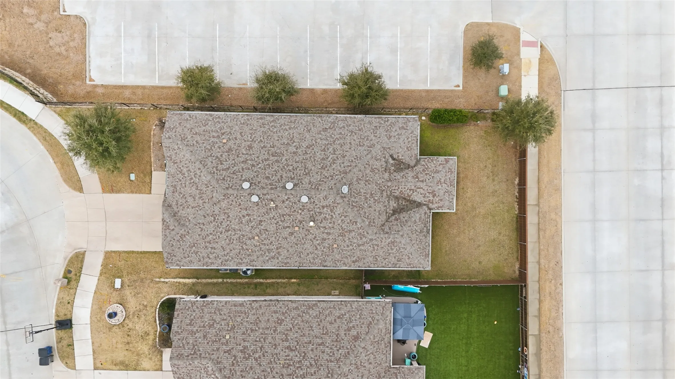 No neighbors in front, back, and one side...