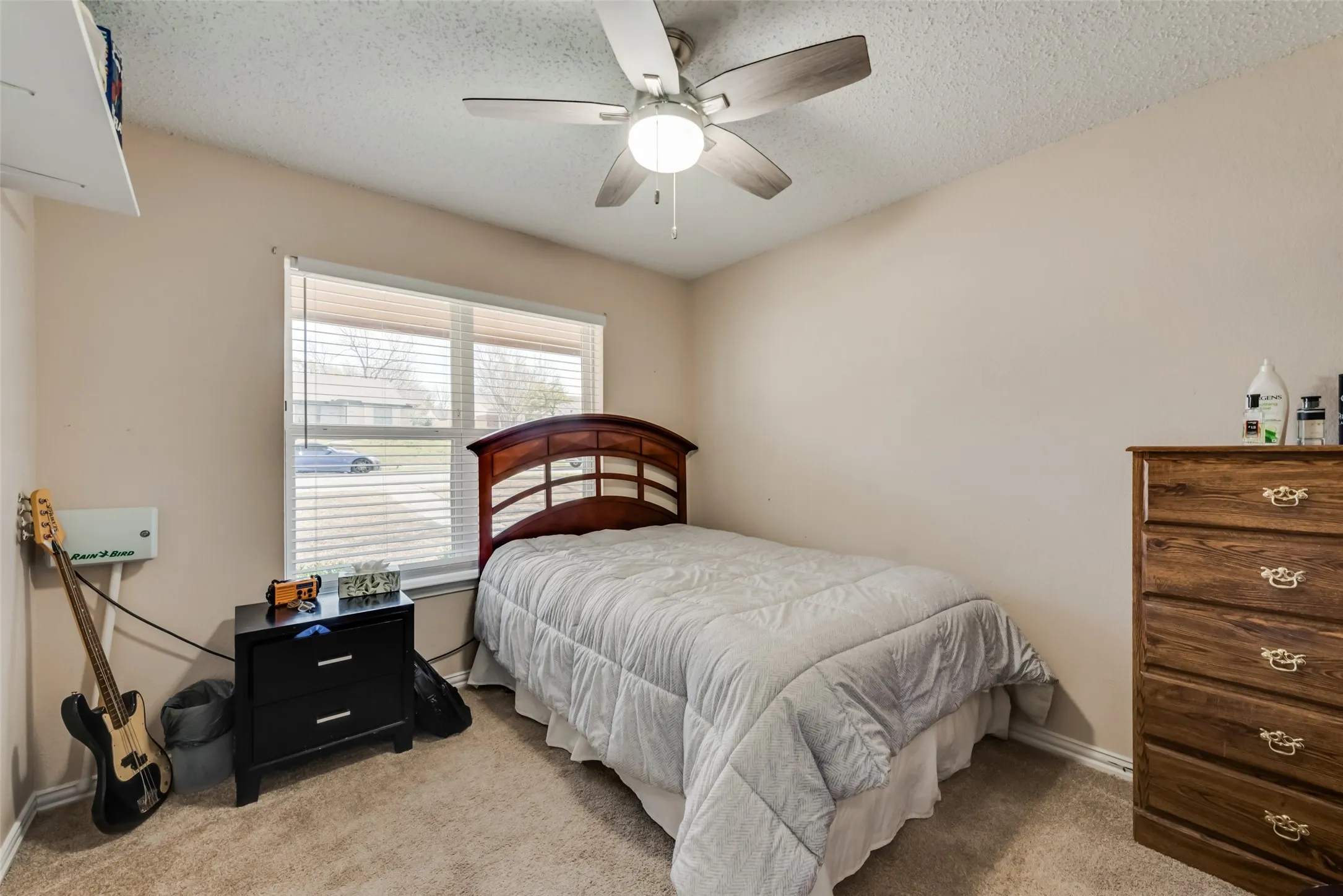 Single Family Residence For Sale in Dallas County , 2101 High Bluff Drive, Garland, Texas 75041, 3 Bedroom, 2 Bathroom, 1 Garage spaces, 1,304 Sqft, built in 1983, mls#21192865, Real Estate Agent in Garland, Homes For Sale in Dallas county, Homes For Sale in Garland, Realtor in Garland Texas, Real Estate Brokerage Independent Realty Texas, Luminita Cordes Realtor