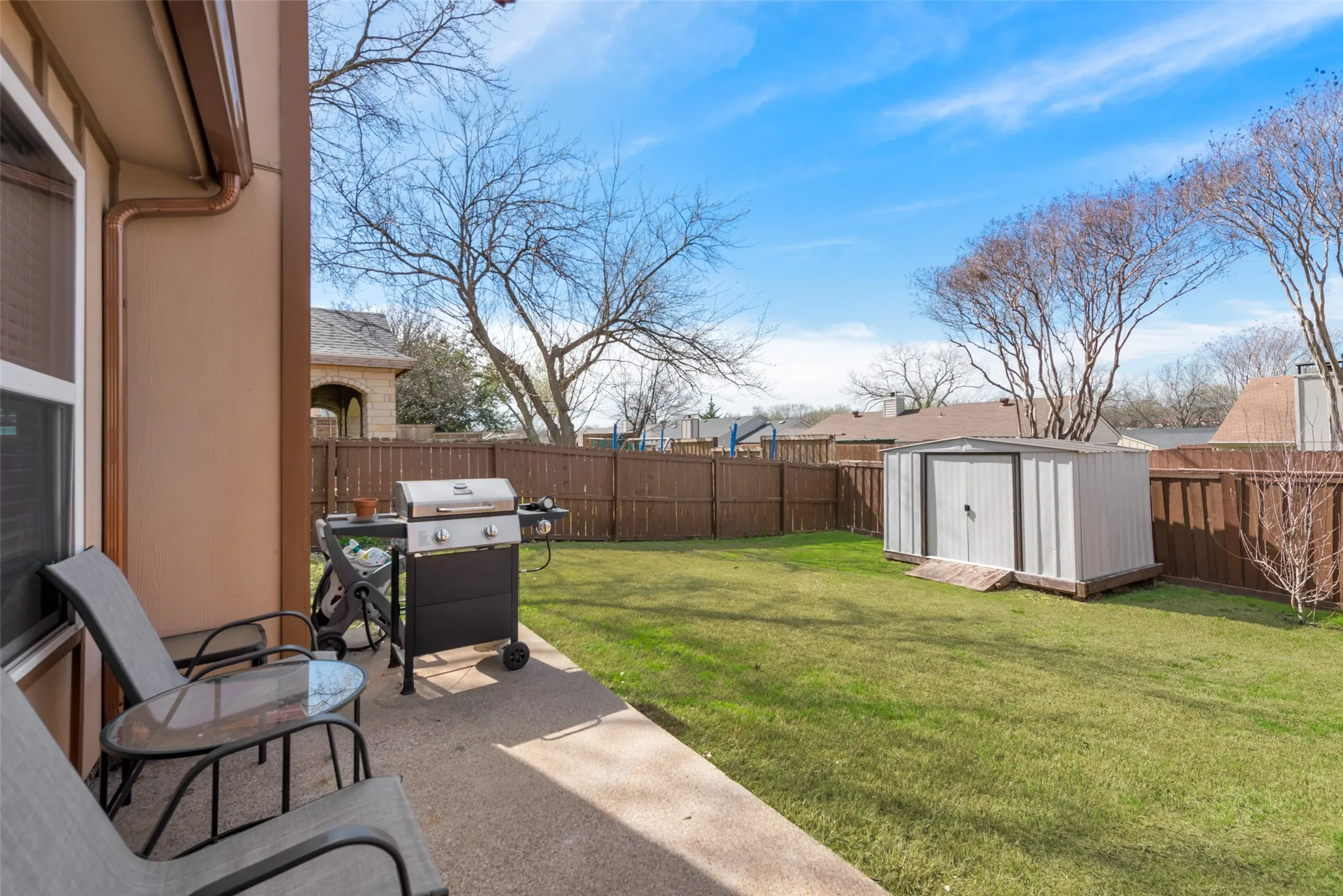Single Family Residence For Sale in Dallas County , 2101 High Bluff Drive, Garland, Texas 75041, 3 Bedroom, 2 Bathroom, 1 Garage spaces, 1,304 Sqft, built in 1983, mls#21192865, Real Estate Agent in Garland, Homes For Sale in Dallas county, Homes For Sale in Garland, Realtor in Garland Texas, Real Estate Brokerage Independent Realty Texas, Luminita Cordes Realtor