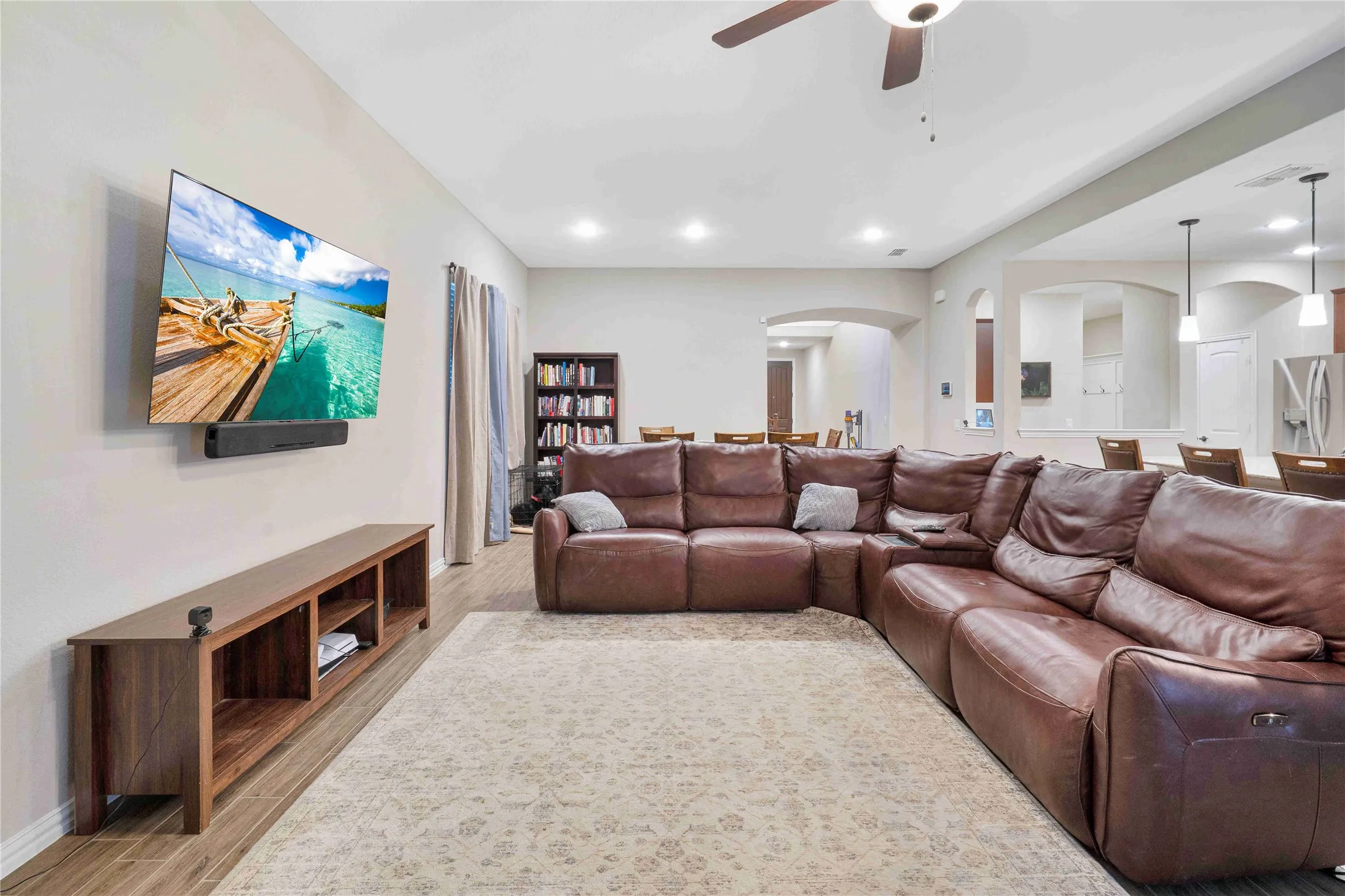 Single Family Residence For Sale in Denton County , 9401 Trailway Dr, Little Elm, Texas 75068, 4 Bedroom, 3 Bathroom, 2 Garage spaces, 3,653 Sqft, built in 2021, Preowned, mls#21189068, Real Estate Agent in Little Elm, Homes For Sale in Denton county, Homes For Sale in Little Elm, Realtor in Little Elm Texas, Real Estate Brokerage Independent Realty Texas, Luminita Cordes Realtor